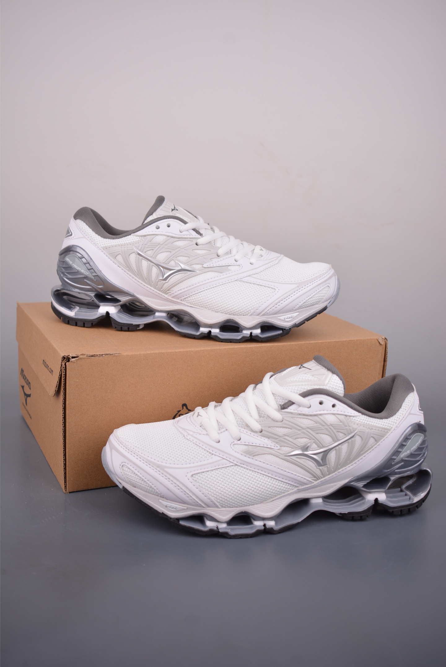 Mizuno 美津浓 SPORTSTYLE 复古时尚休闲舒适减震运动跑步鞋 D1GA222-Top High Quatity Cheap Sneakers Fashion Clothing Clothes Bags handbags Shoes of all Brand wholesale With The best Quality And Beautiful Price from China Factory Chinese suppliers wholesaler seller Mizuno 美津浓 SPORTSTYLE 复古时尚休闲舒适减震运动跑步鞋 D1GA222