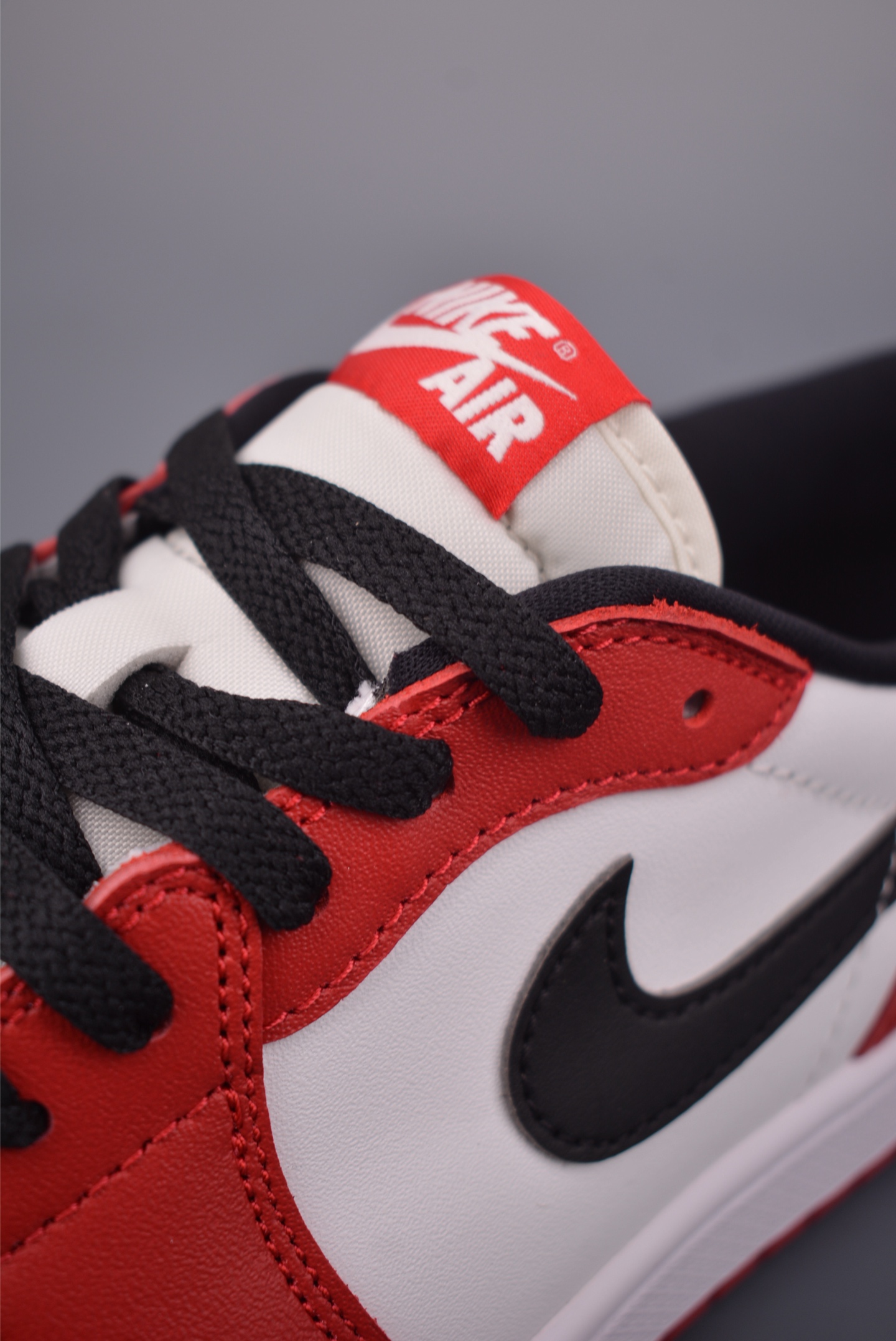 原装裸鞋级 市面最高工艺产物 Jordan Air Jordan 1 RETRO LOW Chicago 复刻白黑红 复古篮球鞋 HQ6998-600-Top High Quatity Cheap Sneakers Fashion Clothing Clothes Bags handbags Shoes of all Brand wholesale With The best Quality And Beautiful Price from China Factory Chinese suppliers wholesaler seller 原装裸鞋级 市面最高工艺产物 Jordan Air Jordan 1 RETRO LOW Chicago 复刻白黑红 复古篮球鞋 HQ6998-600
