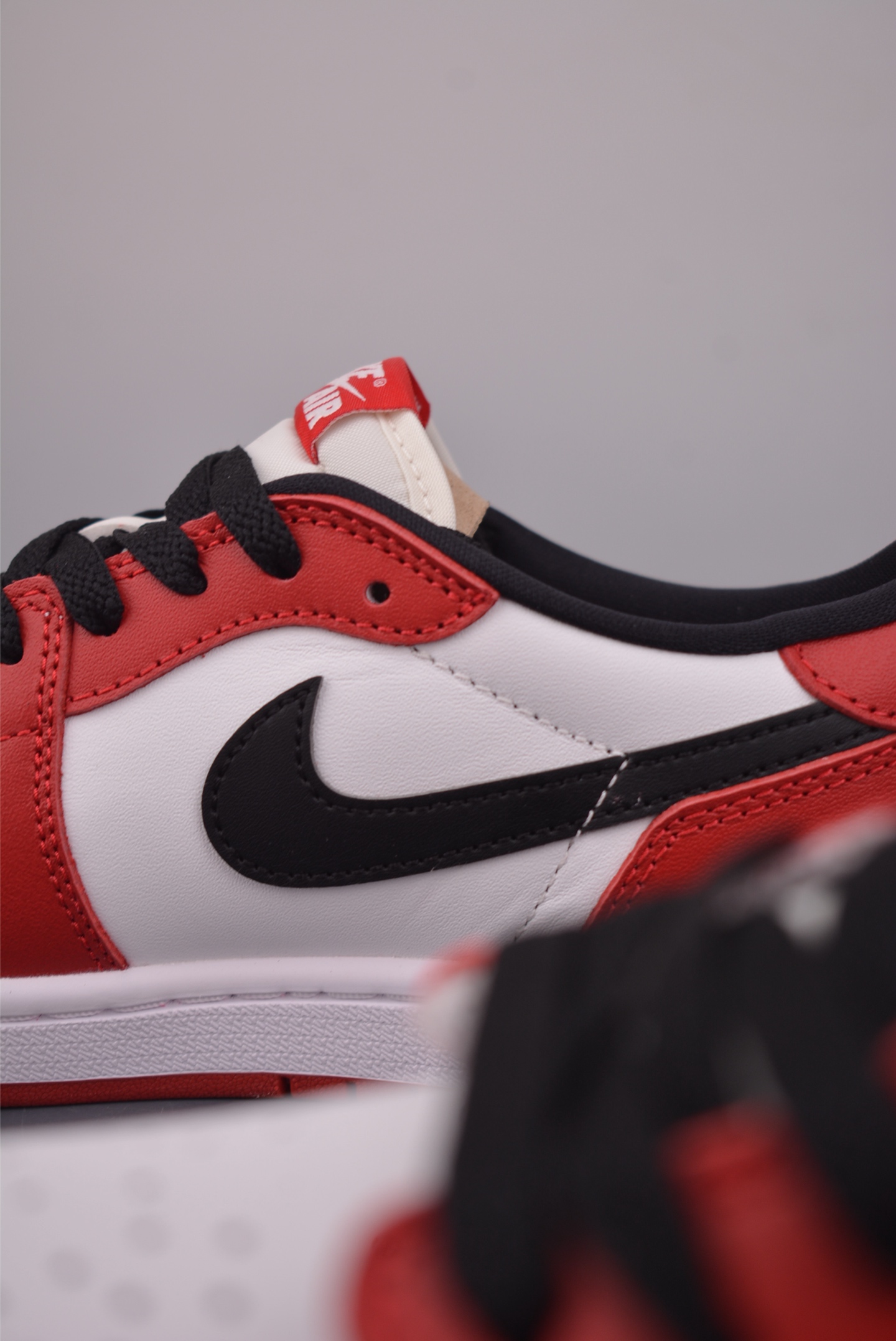 原装裸鞋级 市面最高工艺产物 Jordan Air Jordan 1 RETRO LOW Chicago 复刻白黑红 复古篮球鞋 HQ6998-600-Top High Quatity Cheap Sneakers Fashion Clothing Clothes Bags handbags Shoes of all Brand wholesale With The best Quality And Beautiful Price from China Factory Chinese suppliers wholesaler seller 原装裸鞋级 市面最高工艺产物 Jordan Air Jordan 1 RETRO LOW Chicago 复刻白黑红 复古篮球鞋 HQ6998-600
