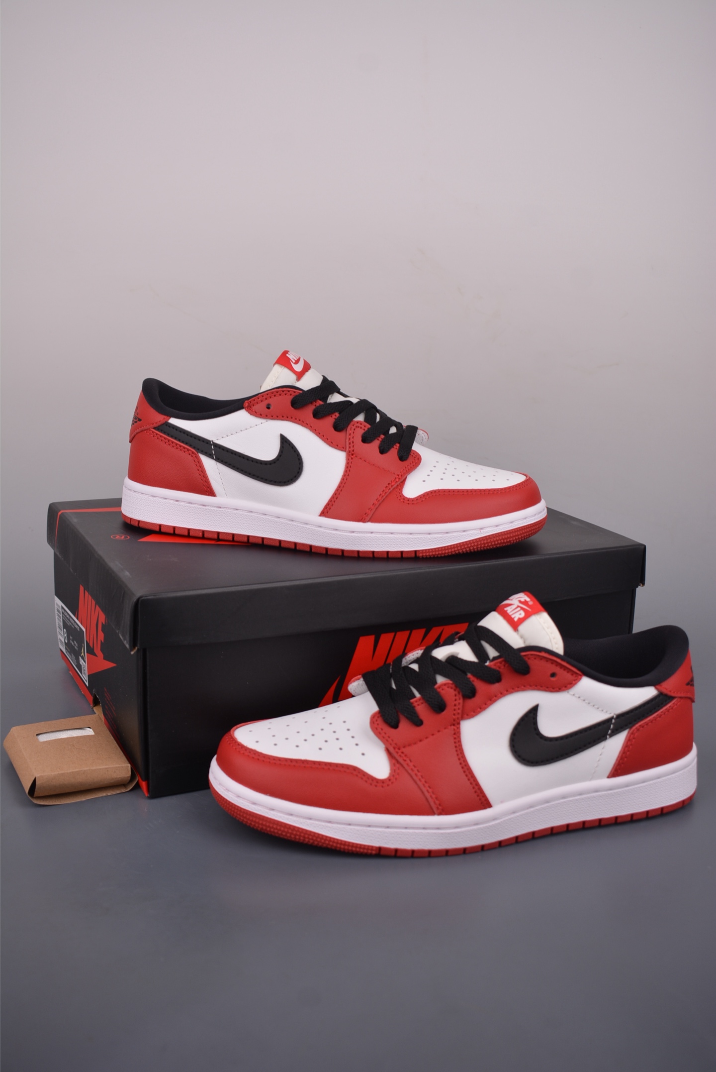 原装裸鞋级 市面最高工艺产物 Jordan Air Jordan 1 RETRO LOW Chicago 复刻白黑红 复古篮球鞋 HQ6998-600-Top High Quatity Cheap Sneakers Fashion Clothing Clothes Bags handbags Shoes of all Brand wholesale With The best Quality And Beautiful Price from China Factory Chinese suppliers wholesaler seller 原装裸鞋级 市面最高工艺产物 Jordan Air Jordan 1 RETRO LOW Chicago 复刻白黑红 复古篮球鞋 HQ6998-600