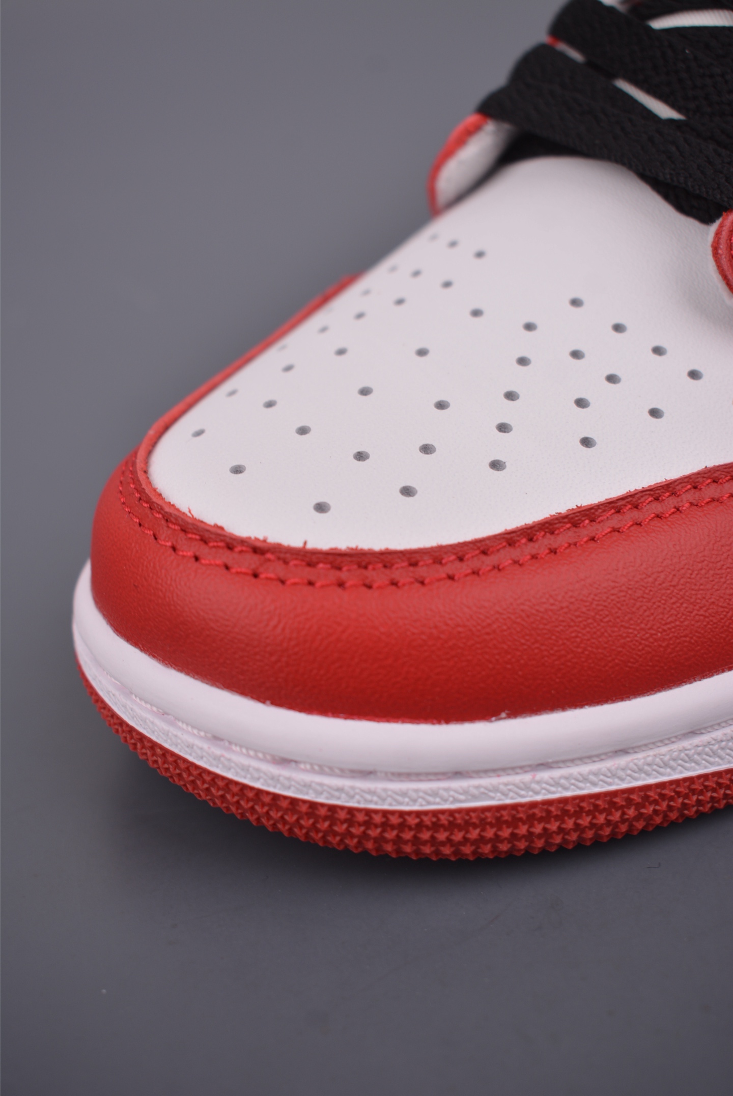 原装裸鞋级 市面最高工艺产物 Jordan Air Jordan 1 RETRO LOW Chicago 复刻白黑红 复古篮球鞋 HQ6998-600-Top High Quatity Cheap Sneakers Fashion Clothing Clothes Bags handbags Shoes of all Brand wholesale With The best Quality And Beautiful Price from China Factory Chinese suppliers wholesaler seller 原装裸鞋级 市面最高工艺产物 Jordan Air Jordan 1 RETRO LOW Chicago 复刻白黑红 复古篮球鞋 HQ6998-600