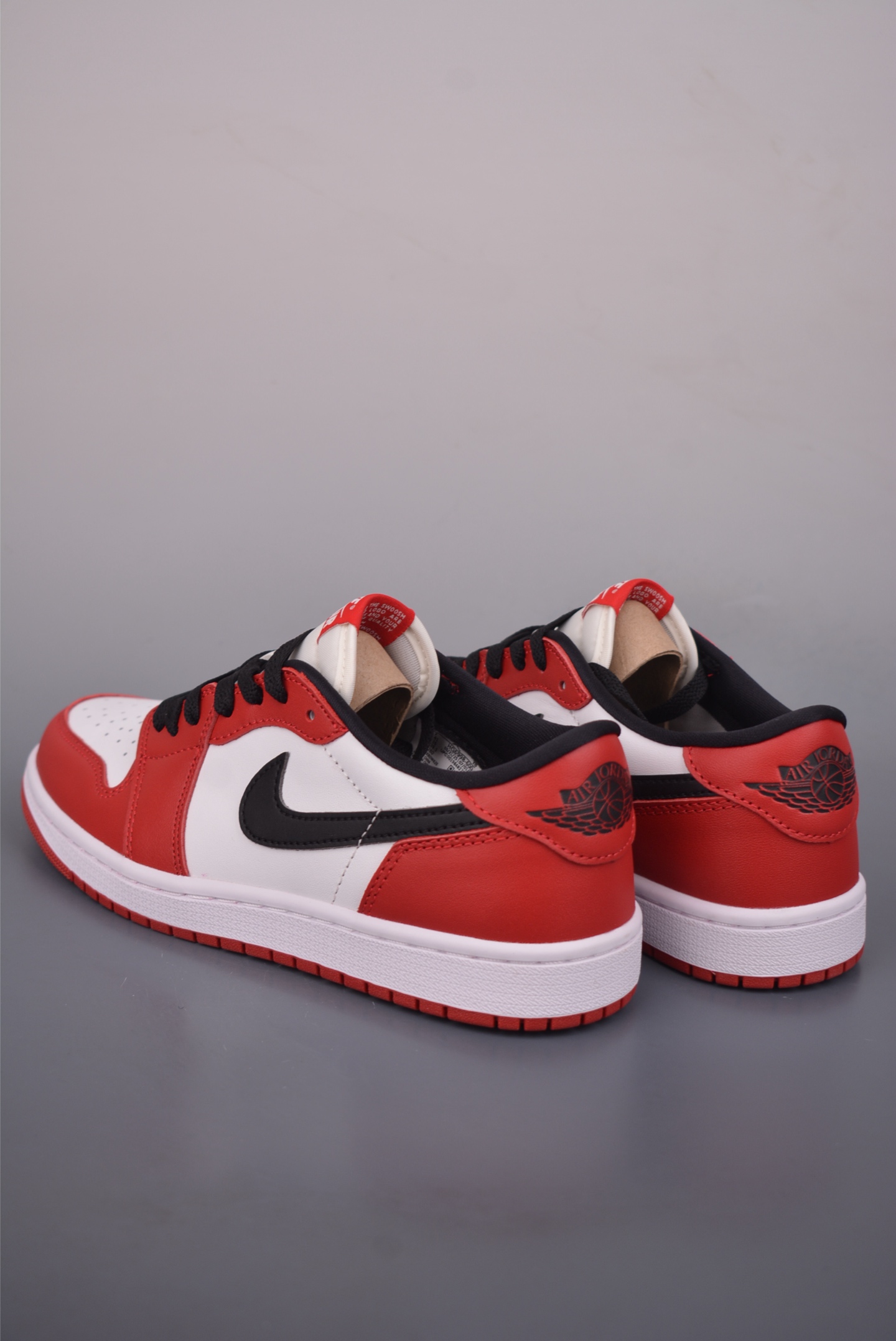 原装裸鞋级 市面最高工艺产物 Jordan Air Jordan 1 RETRO LOW Chicago 复刻白黑红 复古篮球鞋 HQ6998-600-Top High Quatity Cheap Sneakers Fashion Clothing Clothes Bags handbags Shoes of all Brand wholesale With The best Quality And Beautiful Price from China Factory Chinese suppliers wholesaler seller 原装裸鞋级 市面最高工艺产物 Jordan Air Jordan 1 RETRO LOW Chicago 复刻白黑红 复古篮球鞋 HQ6998-600