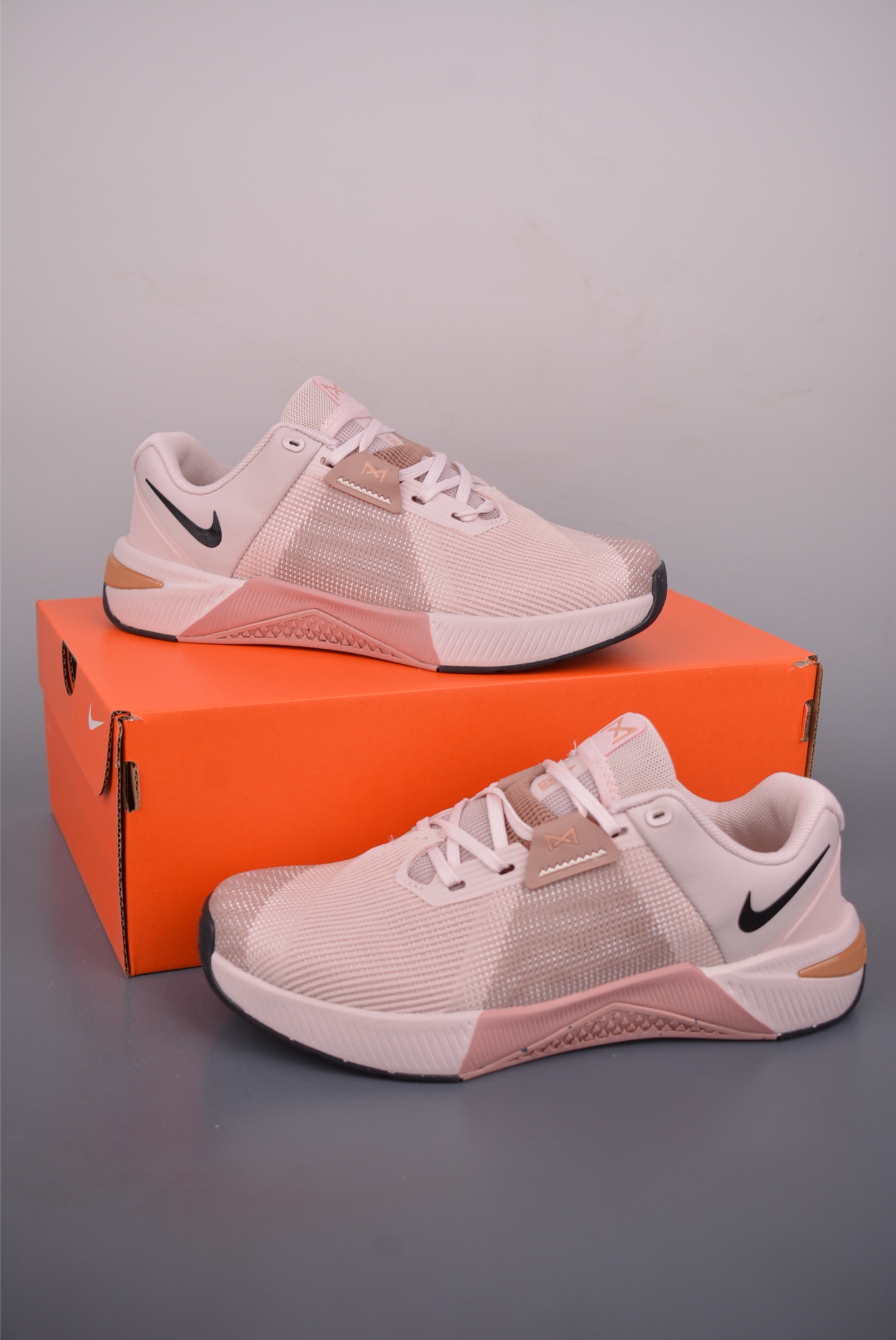 NIKE METCON 10男子透气轻便训练鞋 冬季健身缓震运动 HQ2620-602-Top High Quatity Cheap Sneakers Fashion Clothing Clothes Bags handbags Shoes of all Brand wholesale With The best Quality And Beautiful Price from China Factory Chinese suppliers wholesaler seller NIKE METCON 10男子透气轻便训练鞋 冬季健身缓震运动 HQ2620-602