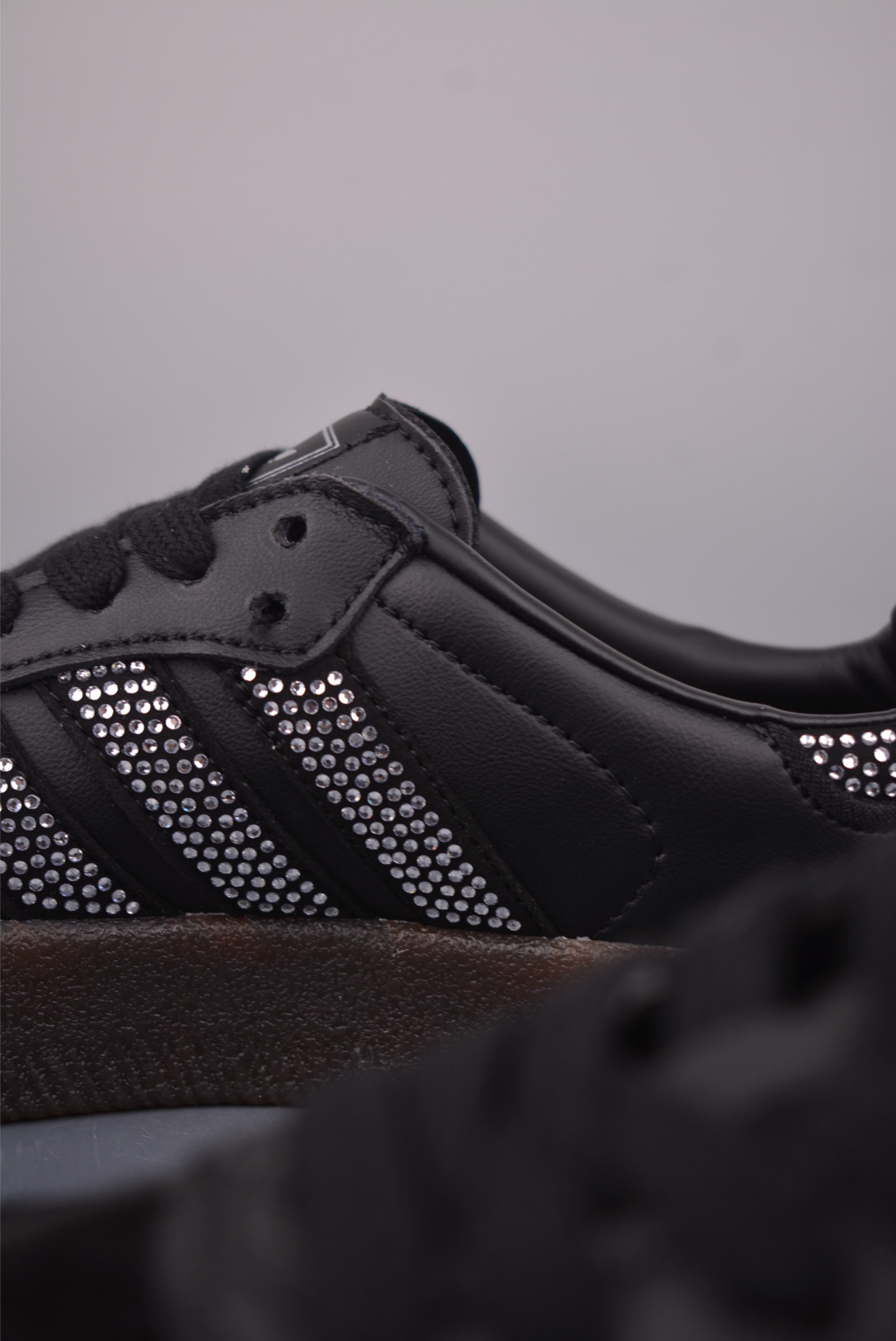 adidas originals Samba IH4045-Top High Quatity Cheap Sneakers Fashion Clothing Clothes Bags handbags Shoes of all Brand wholesale With The best Quality And Beautiful Price from China Factory Chinese suppliers wholesaler seller adidas originals Samba IH4045