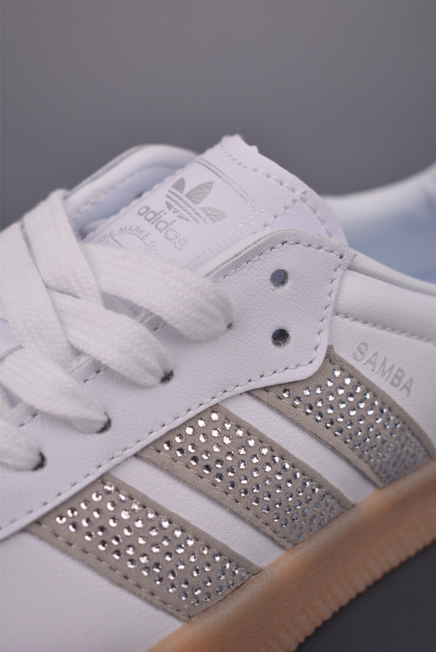 140 adidas originals Samba IH4046-Chinese UA Cheap High Quatity Brand Clothes Bags handbags Sneakers wholesale wholesaler seller from China Factory suppliers Fashion Clothing Shoes best Quality Beautiful Price 140 adidas originals Samba IH4046