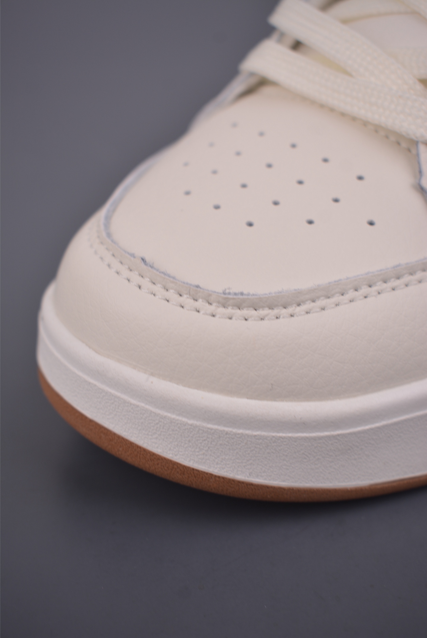 adidas 阿迪达斯 Aspyre 三叶草休闲防滑耐磨低帮板鞋 IH3930