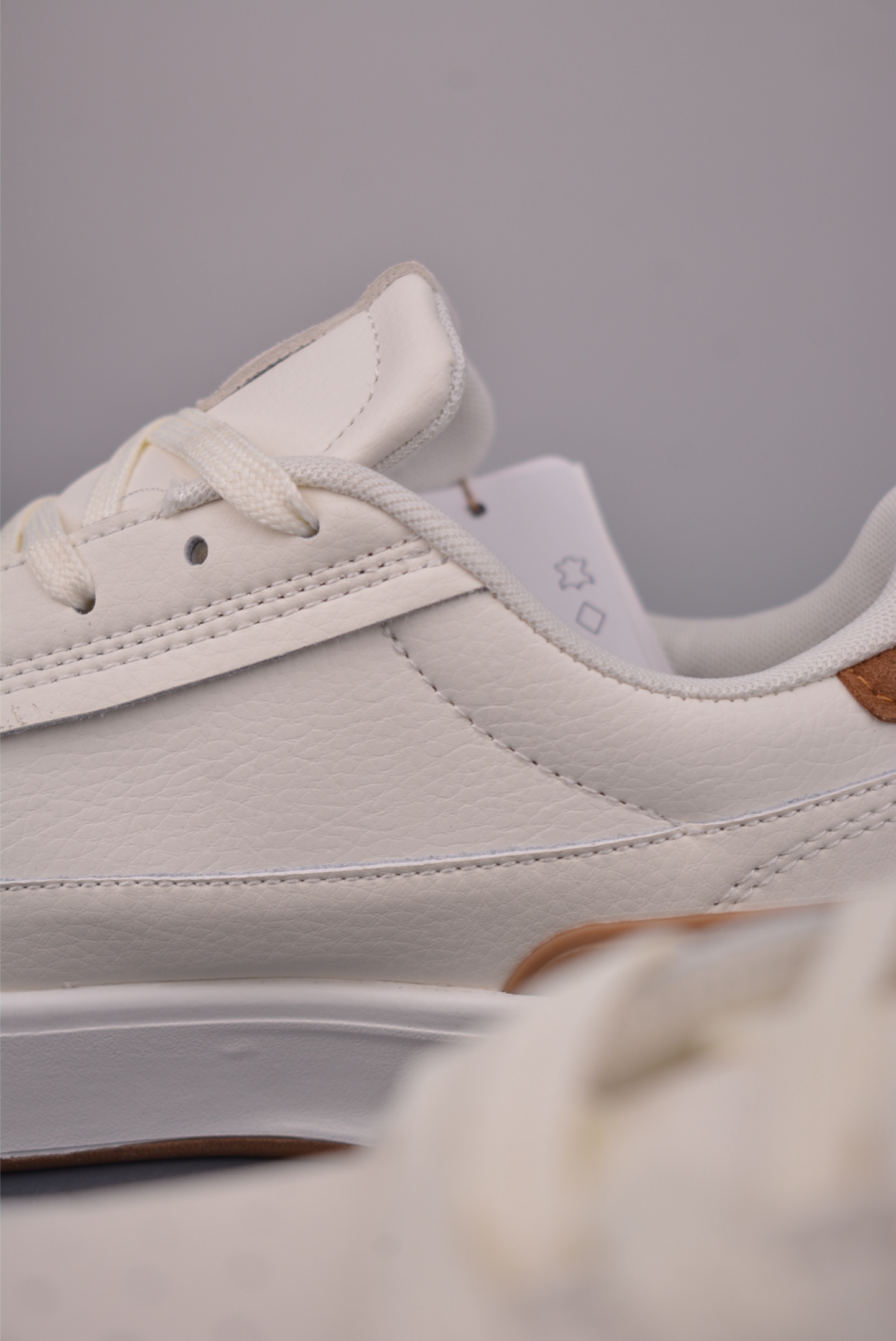 adidas 阿迪达斯 Aspyre 三叶草休闲防滑耐磨低帮板鞋 IH3930
