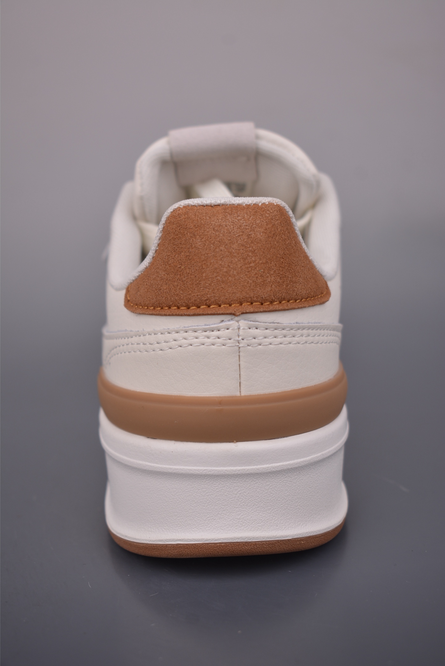 adidas 阿迪达斯 Aspyre 三叶草休闲防滑耐磨低帮板鞋 IH3930
