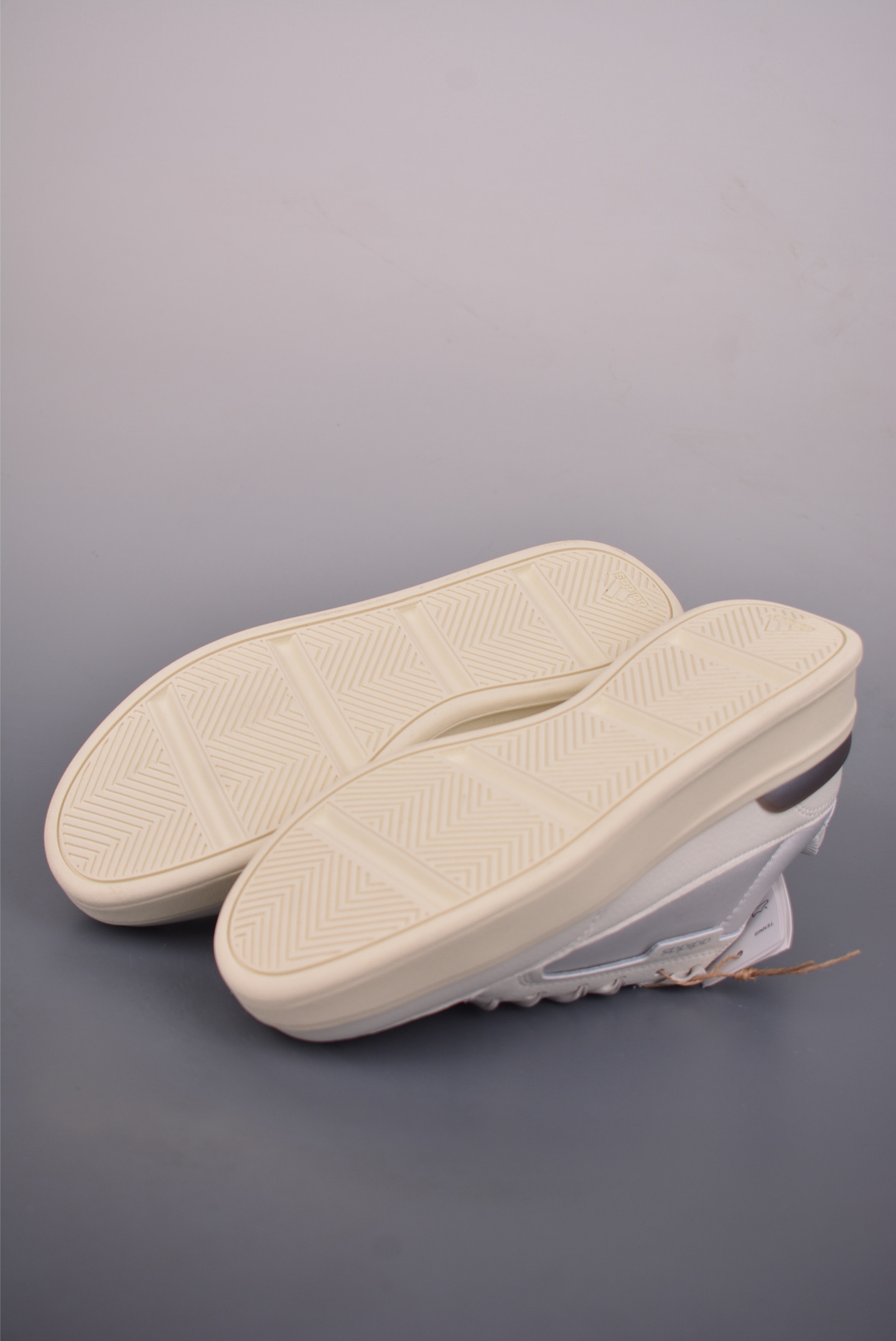 150 adidas 阿迪达斯 Aspyre 三叶草休闲防滑耐磨低帮板鞋 JQ5584-Chinese UA Cheap High Quatity Brand Clothes Bags handbags Sneakers wholesale wholesaler seller from China Factory suppliers Fashion Clothing Shoes best Quality Beautiful Price 150 adidas 阿迪达斯 Aspyre 三叶草休闲防滑耐磨低帮板鞋 JQ5584