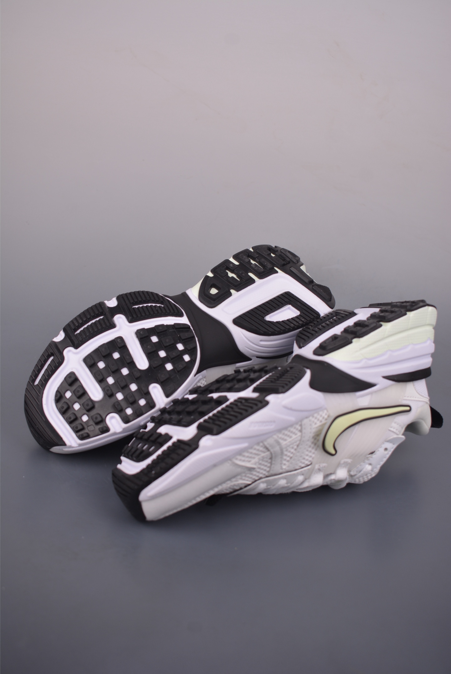 NIKE V2K Runtekk 版本 减震防滑复古低帮跑步鞋 FD0736-109-Top High Quatity Cheap Sneakers Fashion Clothing Clothes Bags handbags Shoes of all Brand wholesale With The best Quality And Beautiful Price from China Factory Chinese suppliers wholesaler seller NIKE V2K Runtekk 版本 减震防滑复古低帮跑步鞋 FD0736-109