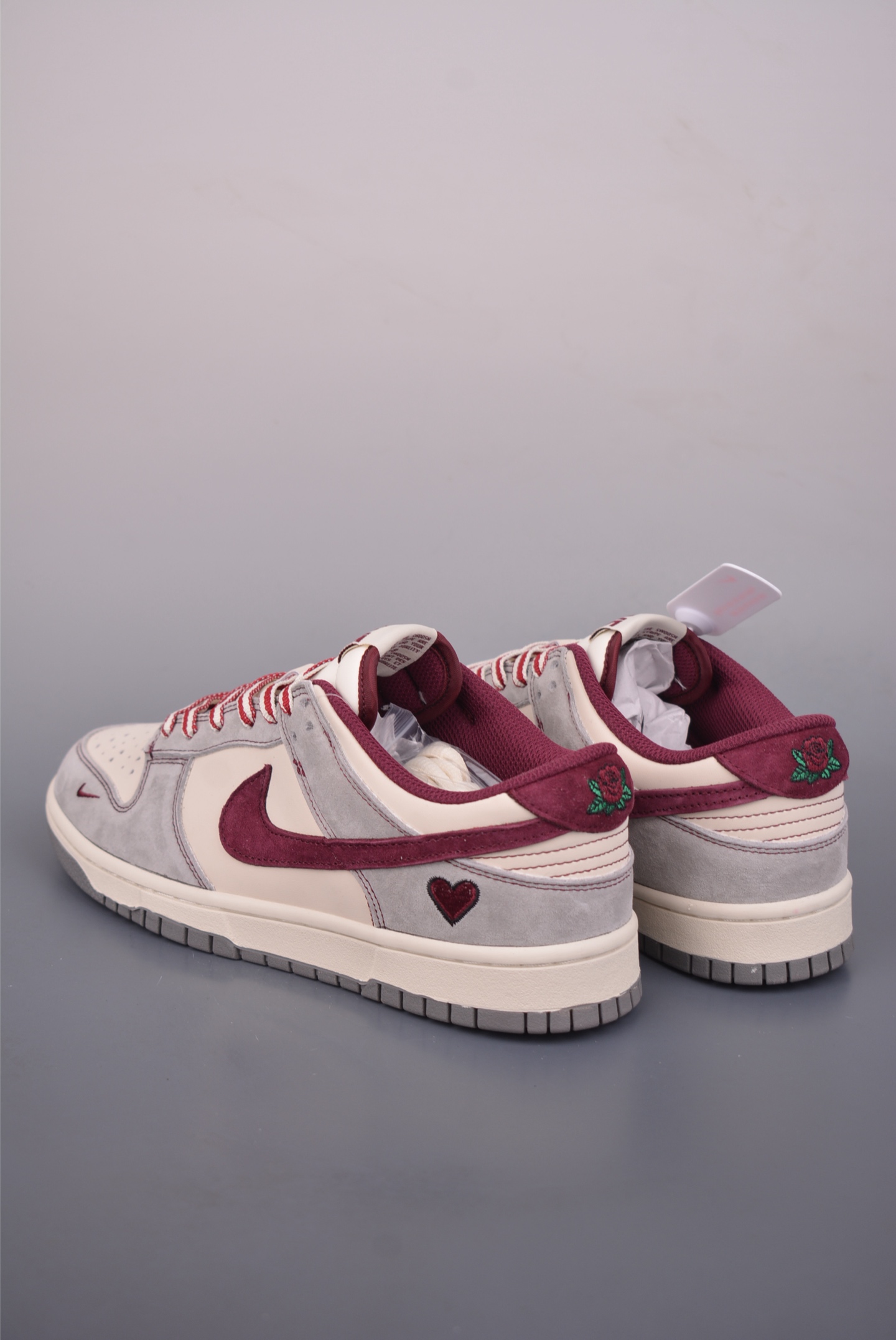Nike SB Dunk Low 情人节限定 SG6688-009-Top High Quatity Cheap Sneakers Fashion Clothing Clothes Bags handbags Shoes of all Brand wholesale With The best Quality And Beautiful Price from China Factory Chinese suppliers wholesaler seller Nike SB Dunk Low 情人节限定 SG6688-009