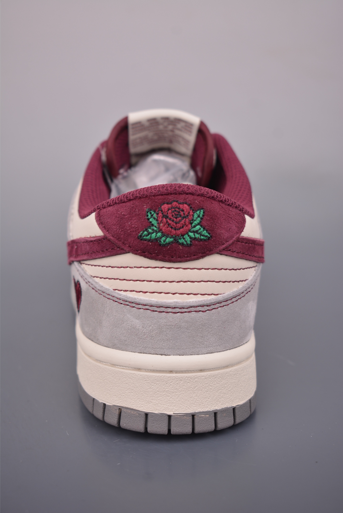 Nike SB Dunk Low 情人节限定 SG6688-009-Top High Quatity Cheap Sneakers Fashion Clothing Clothes Bags handbags Shoes of all Brand wholesale With The best Quality And Beautiful Price from China Factory Chinese suppliers wholesaler seller Nike SB Dunk Low 情人节限定 SG6688-009