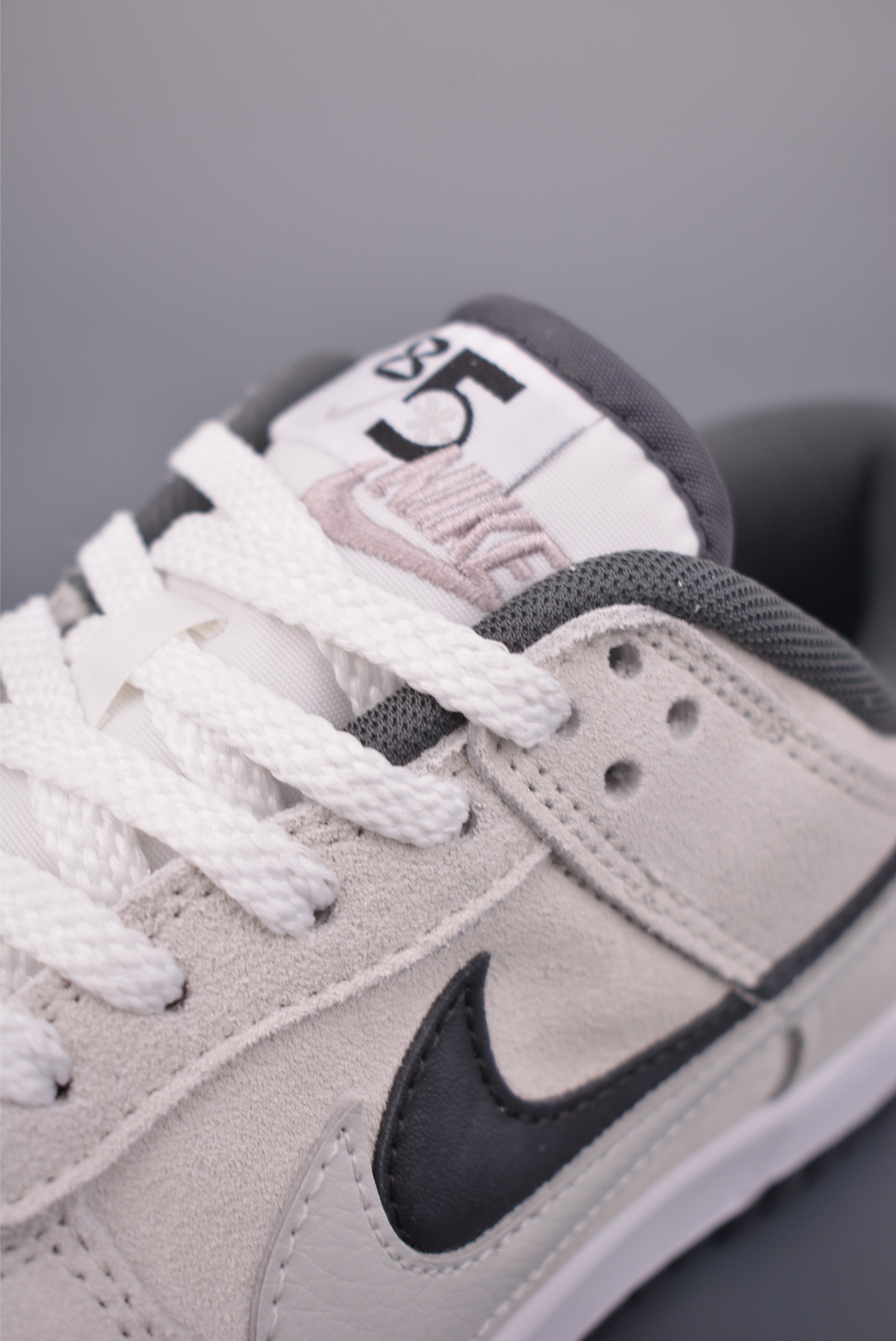 NIKE SB Dunk Low HV180-101-Top High Quatity Cheap Sneakers Fashion Clothing Clothes Bags handbags Shoes of all Brand wholesale With The best Quality And Beautiful Price from China Factory Chinese suppliers wholesaler seller NIKE SB Dunk Low HV180-101