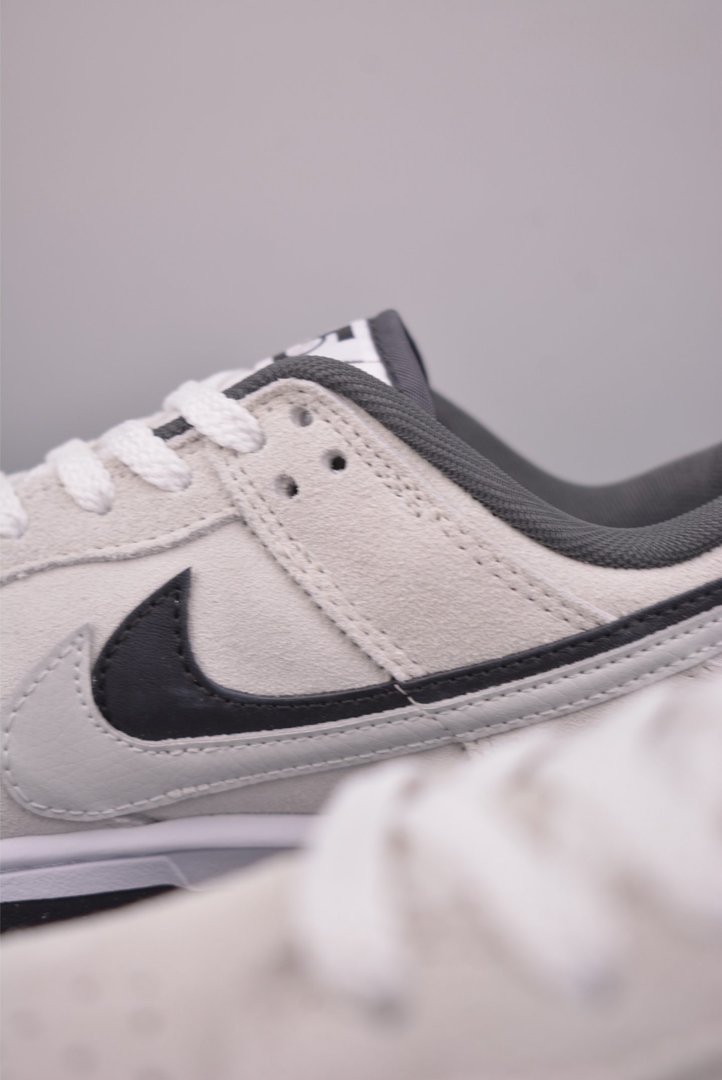 NIKE SB Dunk Low HV180-101-Top High Quatity Cheap Sneakers Fashion Clothing Clothes Bags handbags Shoes of all Brand wholesale With The best Quality And Beautiful Price from China Factory Chinese suppliers wholesaler seller NIKE SB Dunk Low HV180-101