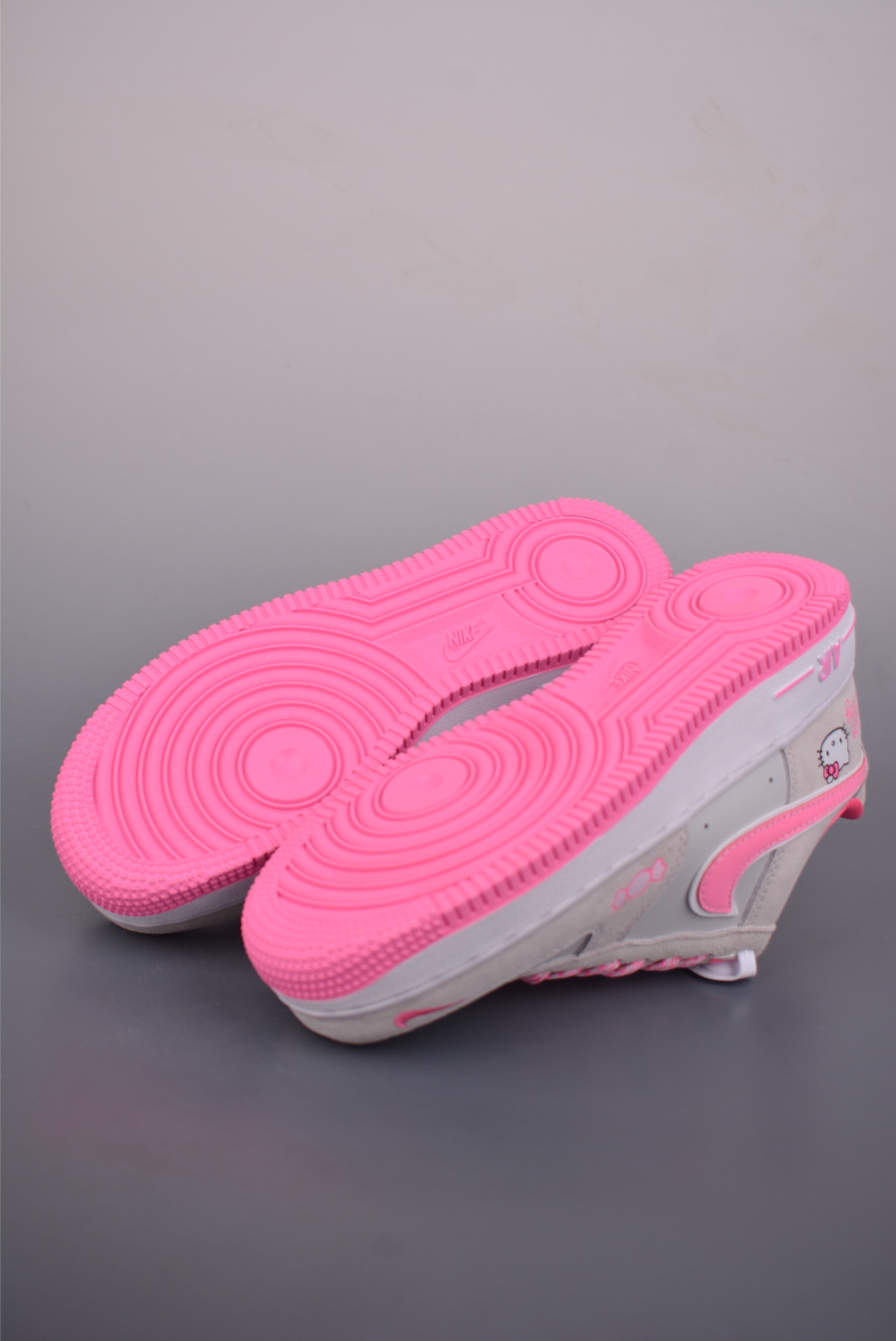260 Nike Air Force 1 Low Hello Kitty联名 SS1979-008-Chinese UA Cheap High Quatity Brand Clothes Bags handbags Sneakers wholesale wholesaler seller from China Factory suppliers Fashion Clothing Shoes best Quality Beautiful Price 260 Nike Air Force 1 Low Hello Kitty联名 SS1979-008