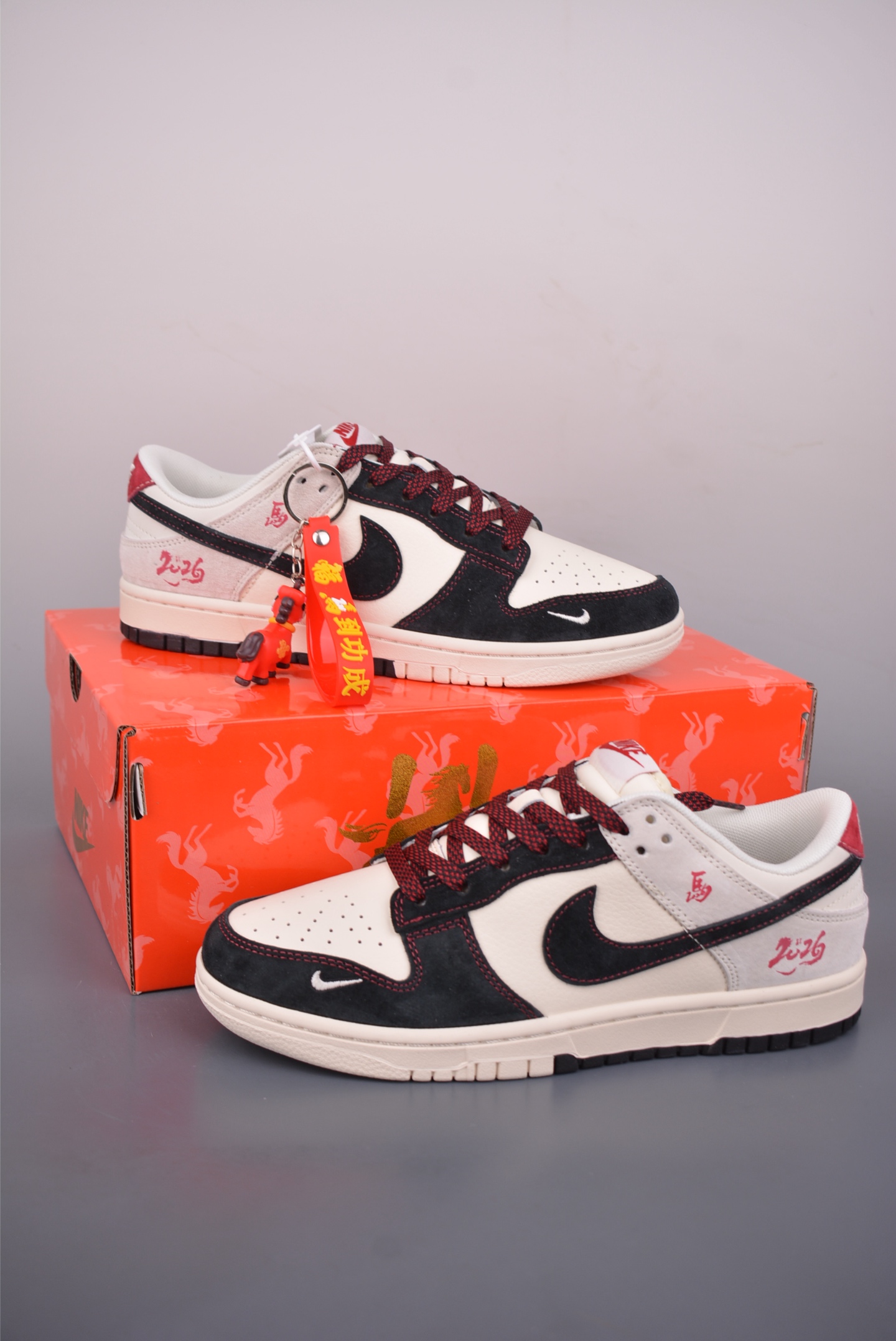 Nike SB Dunk Low 马年限定 JJ2508-Top High Quatity Cheap Sneakers Fashion Clothing Clothes Bags handbags Shoes of all Brand wholesale With The best Quality And Beautiful Price from China Factory Chinese suppliers wholesaler seller Nike SB Dunk Low 马年限定 JJ2508