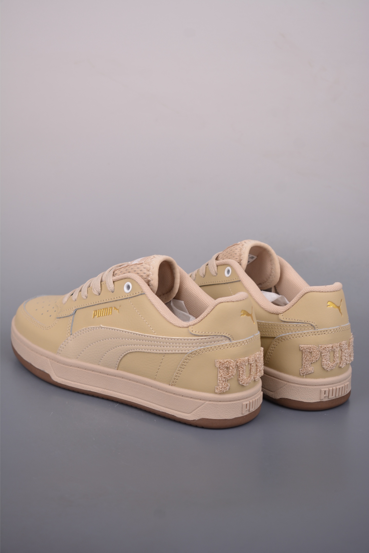 Puma Caven 2.0 Retro Club 彪马 防滑耐磨低帮德训板鞋 395082-052-Top High Quatity Cheap Sneakers Fashion Clothing Clothes Bags handbags Shoes of all Brand wholesale With The best Quality And Beautiful Price from China Factory Chinese suppliers wholesaler seller Puma Caven 2.0 Retro Club 彪马 防滑耐磨低帮德训板鞋 395082-052