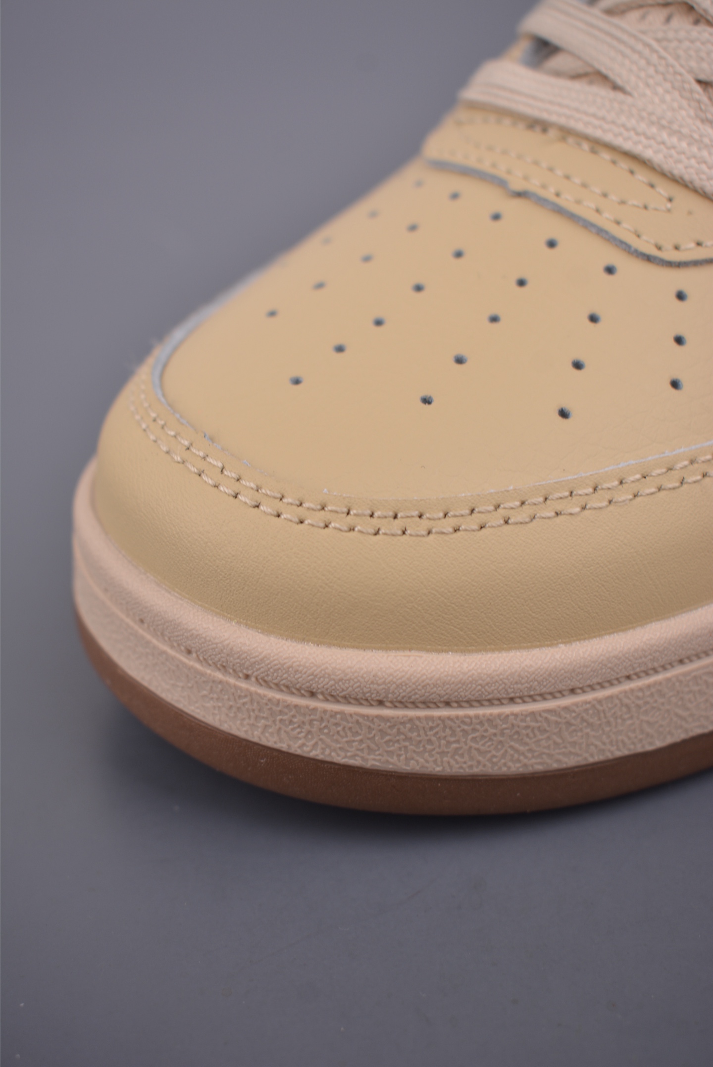 Puma Caven 2.0 Retro Club 彪马 防滑耐磨低帮德训板鞋 395082-052-Top High Quatity Cheap Sneakers Fashion Clothing Clothes Bags handbags Shoes of all Brand wholesale With The best Quality And Beautiful Price from China Factory Chinese suppliers wholesaler seller Puma Caven 2.0 Retro Club 彪马 防滑耐磨低帮德训板鞋 395082-052