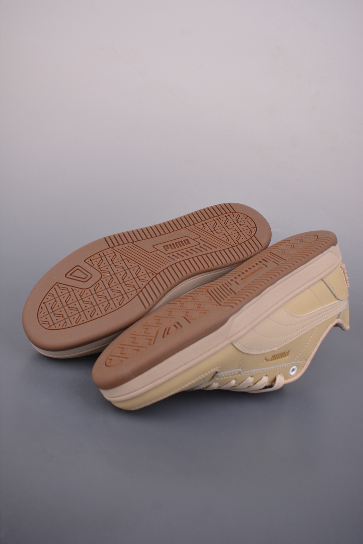 Puma Caven 2.0 Retro Club 彪马 防滑耐磨低帮德训板鞋 395082-052-Top High Quatity Cheap Sneakers Fashion Clothing Clothes Bags handbags Shoes of all Brand wholesale With The best Quality And Beautiful Price from China Factory Chinese suppliers wholesaler seller Puma Caven 2.0 Retro Club 彪马 防滑耐磨低帮德训板鞋 395082-052