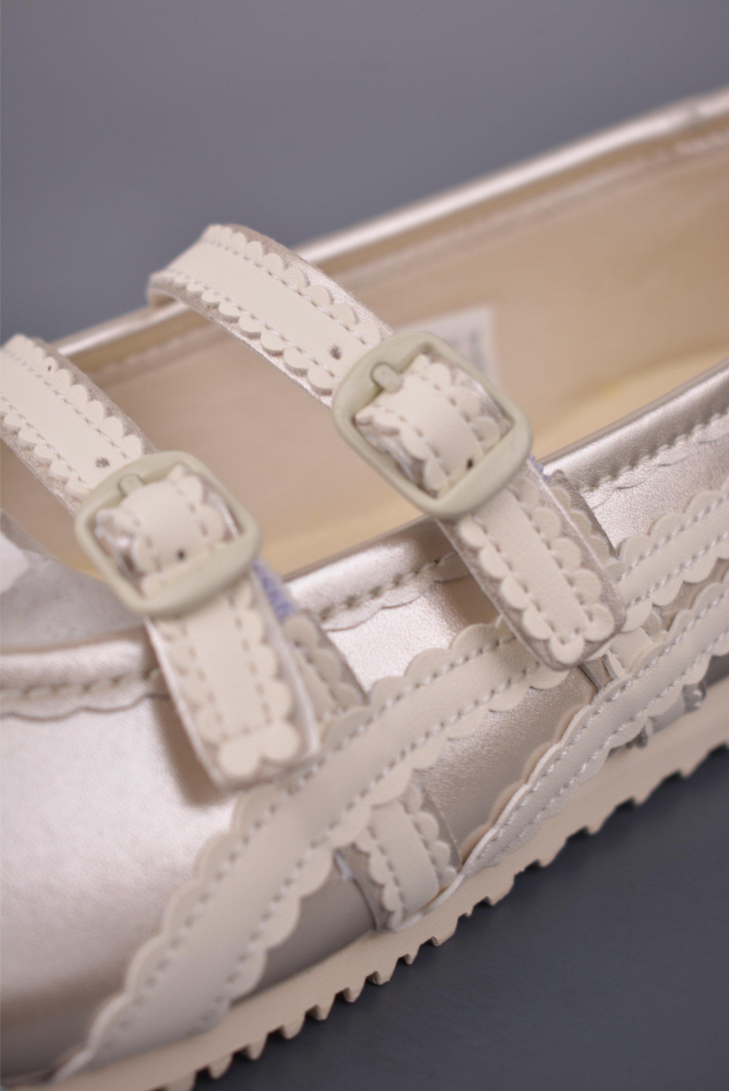 140 玛丽珍 任敏同款 舒适轻盈平跟玛丽珍鞋 1182A708-Chinese UA Cheap High Quatity Brand Clothes Bags handbags Sneakers wholesale wholesaler seller from China Factory suppliers Fashion Clothing Shoes best Quality Beautiful Price 140 玛丽珍 任敏同款 舒适轻盈平跟玛丽珍鞋 1182A708