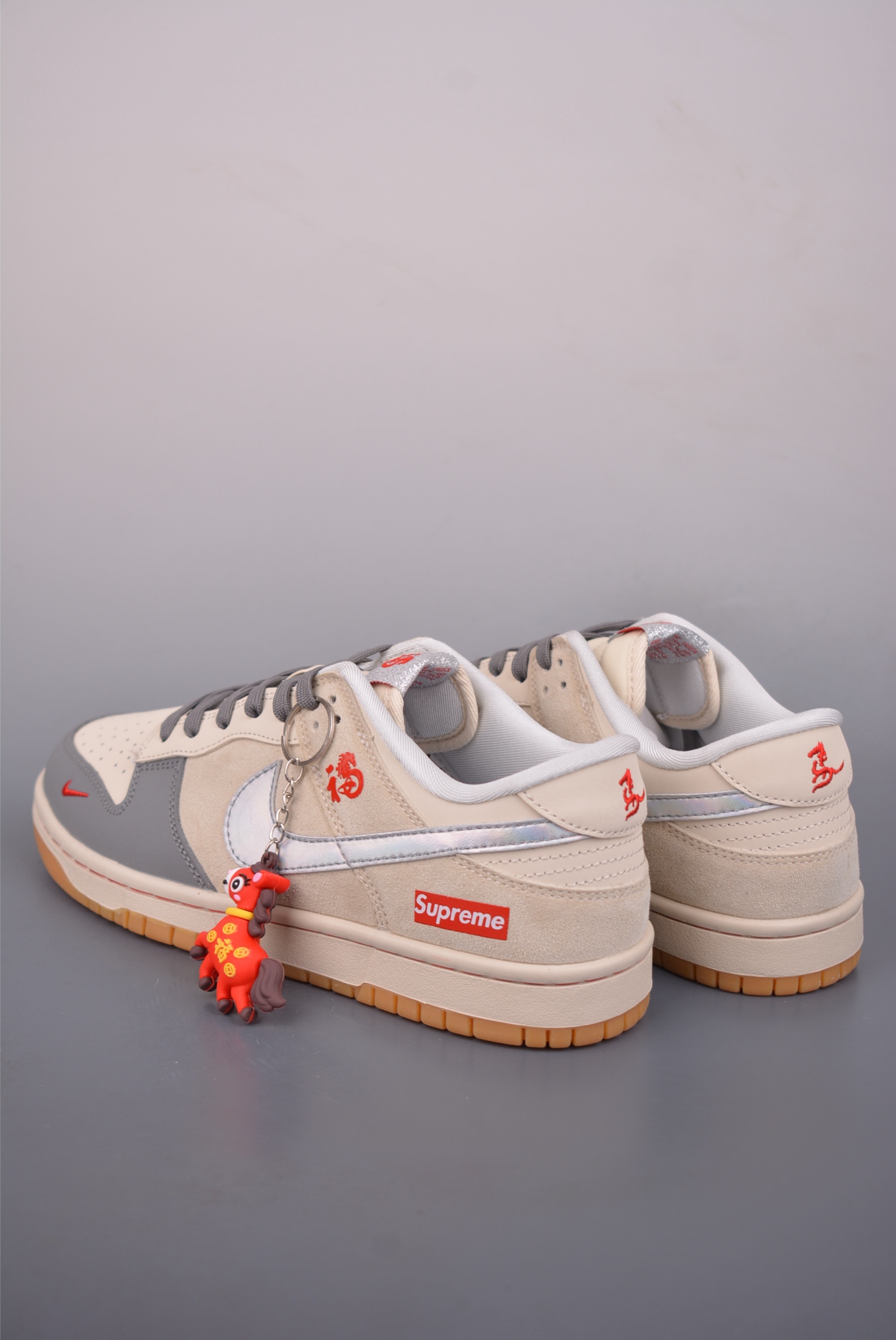 260 Nike SB Dunk Low Supreme联名 NH0601-482-Chinese UA Cheap High Quatity Brand Clothes Bags handbags Sneakers wholesale wholesaler seller from China Factory suppliers Fashion Clothing Shoes best Quality Beautiful Price 260 Nike SB Dunk Low Supreme联名 NH0601-482