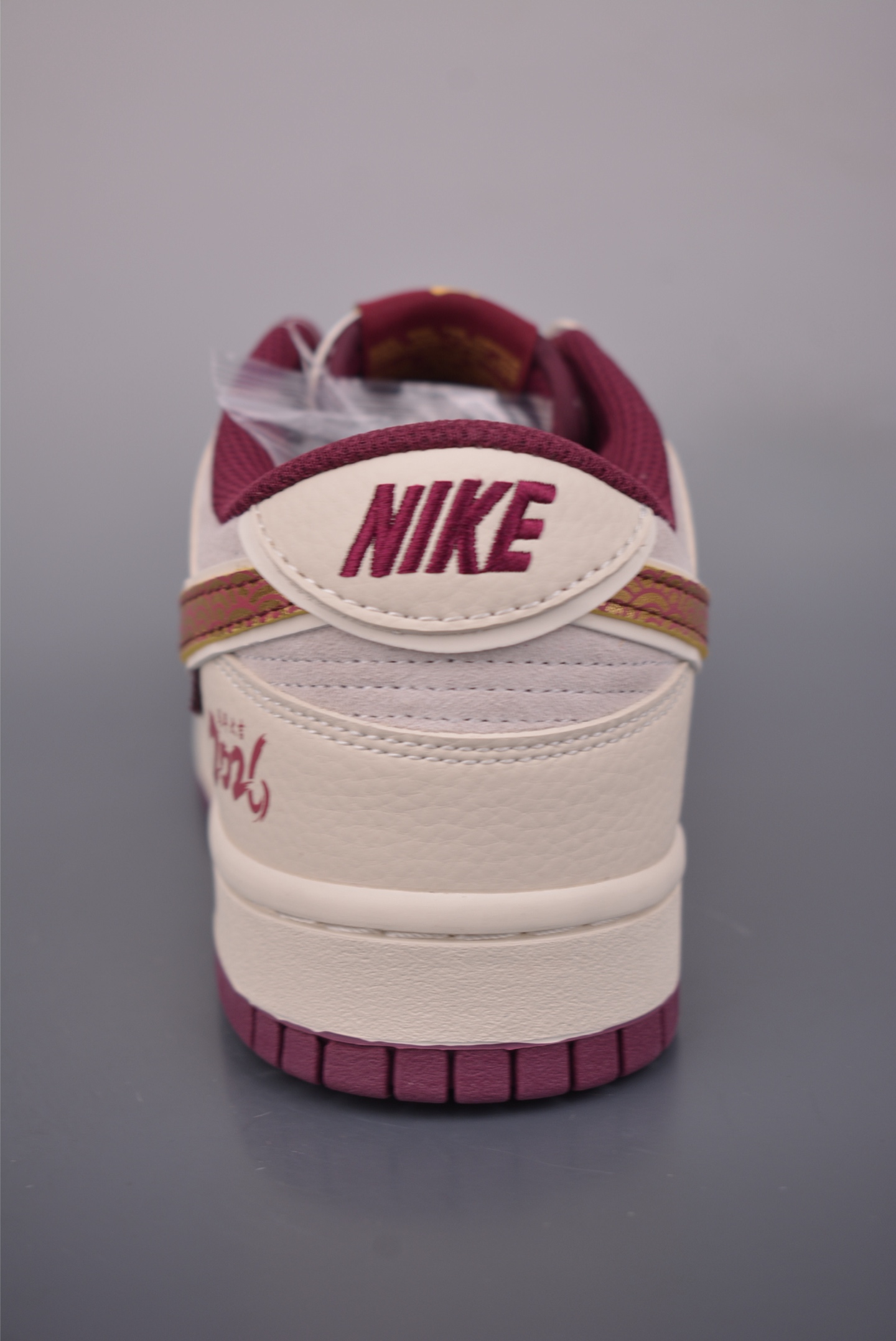 Nike SB Dunk Low 马年限定 DN3168-023-Top High Quatity Cheap Sneakers Fashion Clothing Clothes Bags handbags Shoes of all Brand wholesale With The best Quality And Beautiful Price from China Factory Chinese suppliers wholesaler seller Nike SB Dunk Low 马年限定 DN3168-023