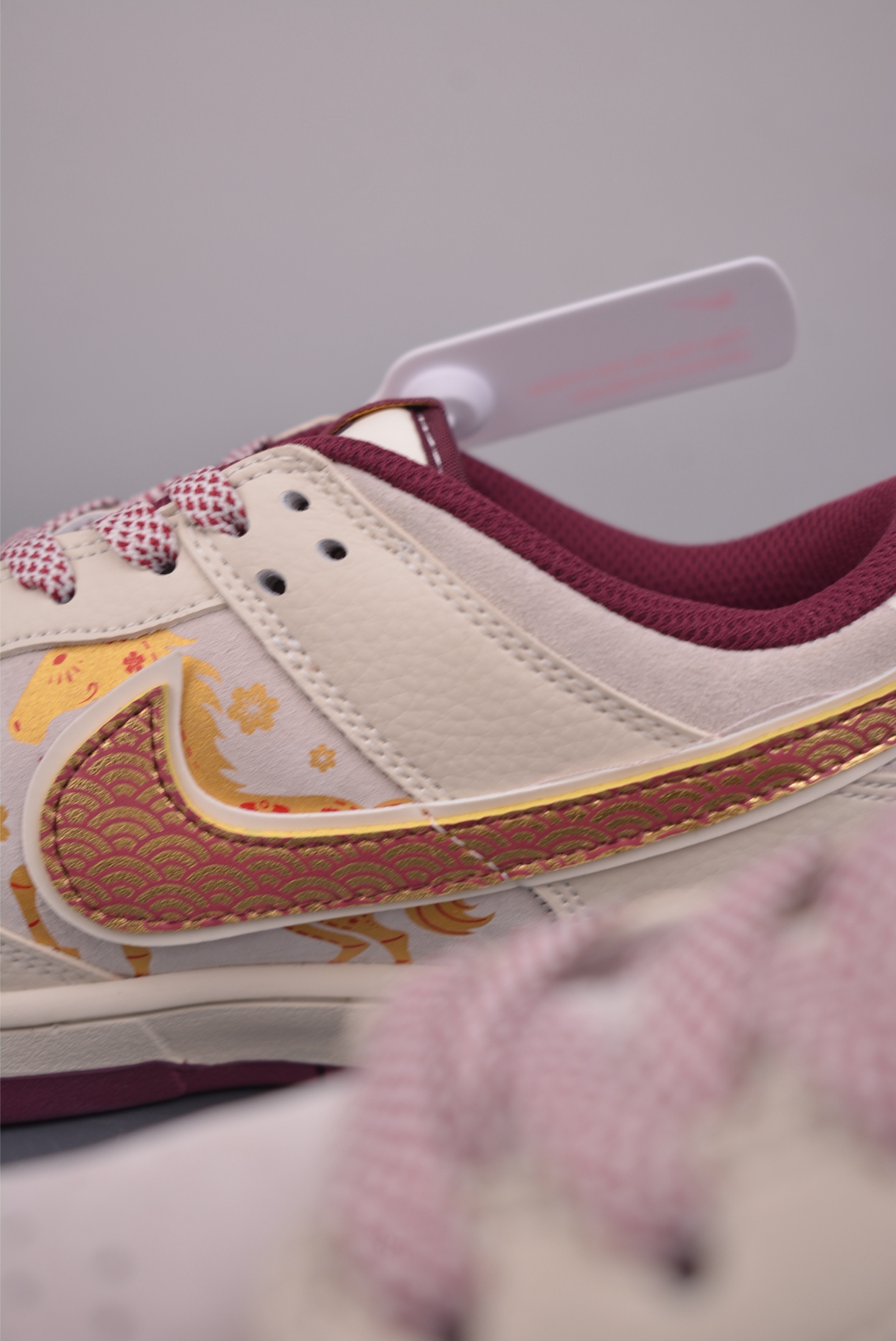 Nike SB Dunk Low 马年限定 DN3168-023-Top High Quatity Cheap Sneakers Fashion Clothing Clothes Bags handbags Shoes of all Brand wholesale With The best Quality And Beautiful Price from China Factory Chinese suppliers wholesaler seller Nike SB Dunk Low 马年限定 DN3168-023