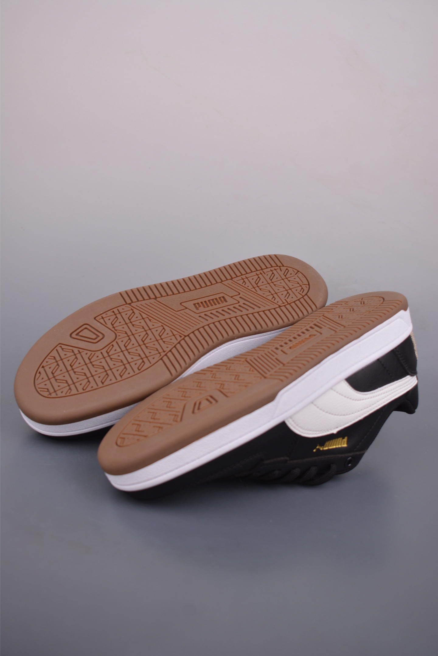 Puma Caven 2.0 Retro Club 彪马 防滑耐磨低帮德训板鞋 395082-042-Top High Quatity Cheap Sneakers Fashion Clothing Clothes Bags handbags Shoes of all Brand wholesale With The best Quality And Beautiful Price from China Factory Chinese suppliers wholesaler seller Puma Caven 2.0 Retro Club 彪马 防滑耐磨低帮德训板鞋 395082-042