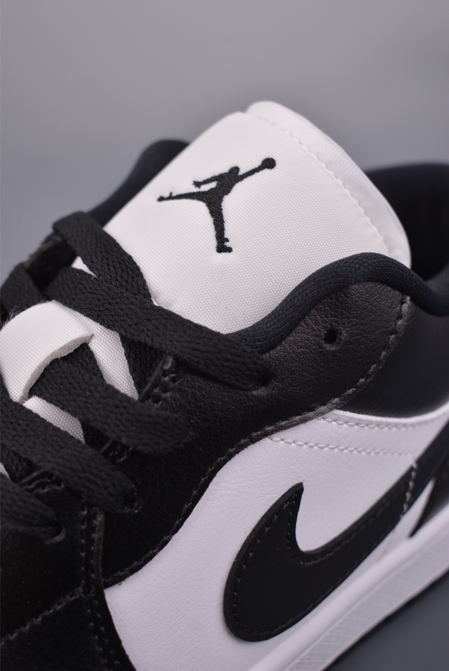 200 Air Jordan 1 Low 黑白 AJ1乔1低帮休闲板鞋 DC0774-101-Chinese UA Cheap High Quatity Brand Clothes Bags handbags Sneakers wholesale wholesaler seller from China Factory suppliers Fashion Clothing Shoes best Quality Beautiful Price 200 Air Jordan 1 Low 黑白 AJ1乔1低帮休闲板鞋 DC0774-101
