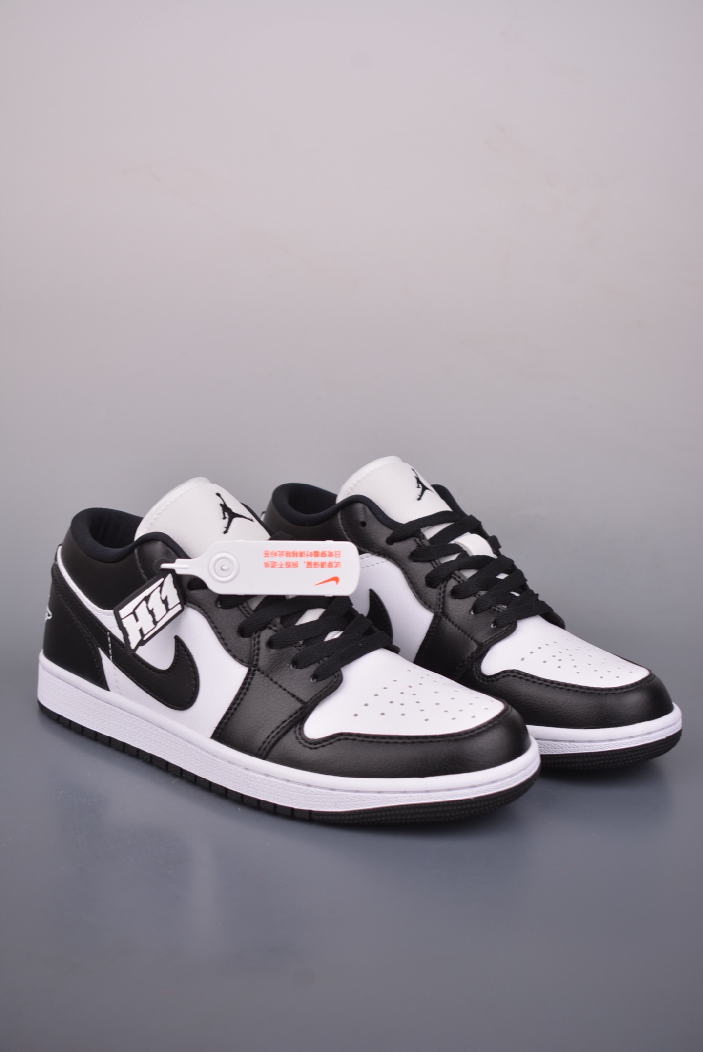 200 Air Jordan 1 Low 黑白 AJ1乔1低帮休闲板鞋 DC0774-101-Chinese UA Cheap High Quatity Brand Clothes Bags handbags Sneakers wholesale wholesaler seller from China Factory suppliers Fashion Clothing Shoes best Quality Beautiful Price 200 Air Jordan 1 Low 黑白 AJ1乔1低帮休闲板鞋 DC0774-101