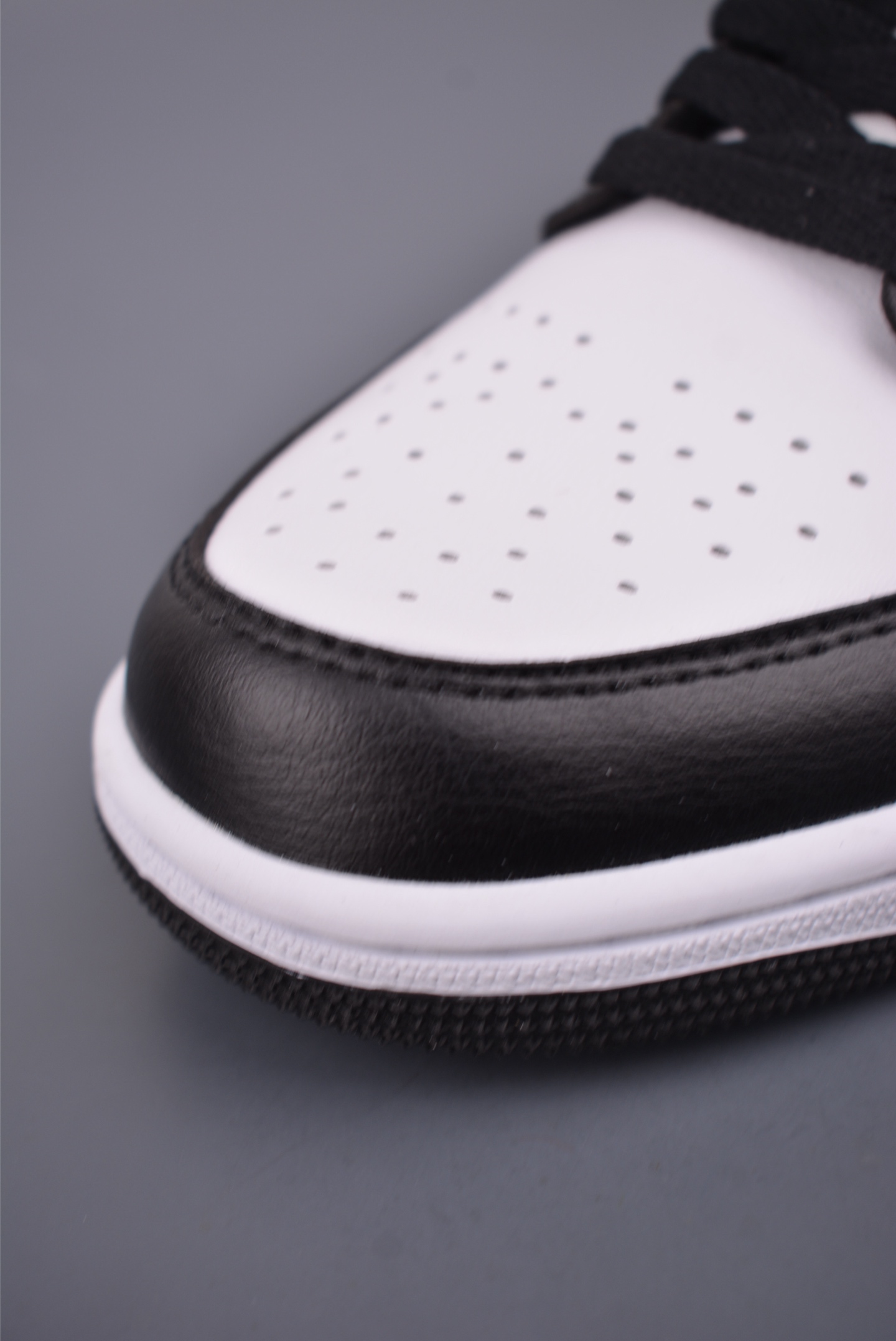 200 Air Jordan 1 Low 黑白 AJ1乔1低帮休闲板鞋 DC0774-101-Chinese UA Cheap High Quatity Brand Clothes Bags handbags Sneakers wholesale wholesaler seller from China Factory suppliers Fashion Clothing Shoes best Quality Beautiful Price 200 Air Jordan 1 Low 黑白 AJ1乔1低帮休闲板鞋 DC0774-101