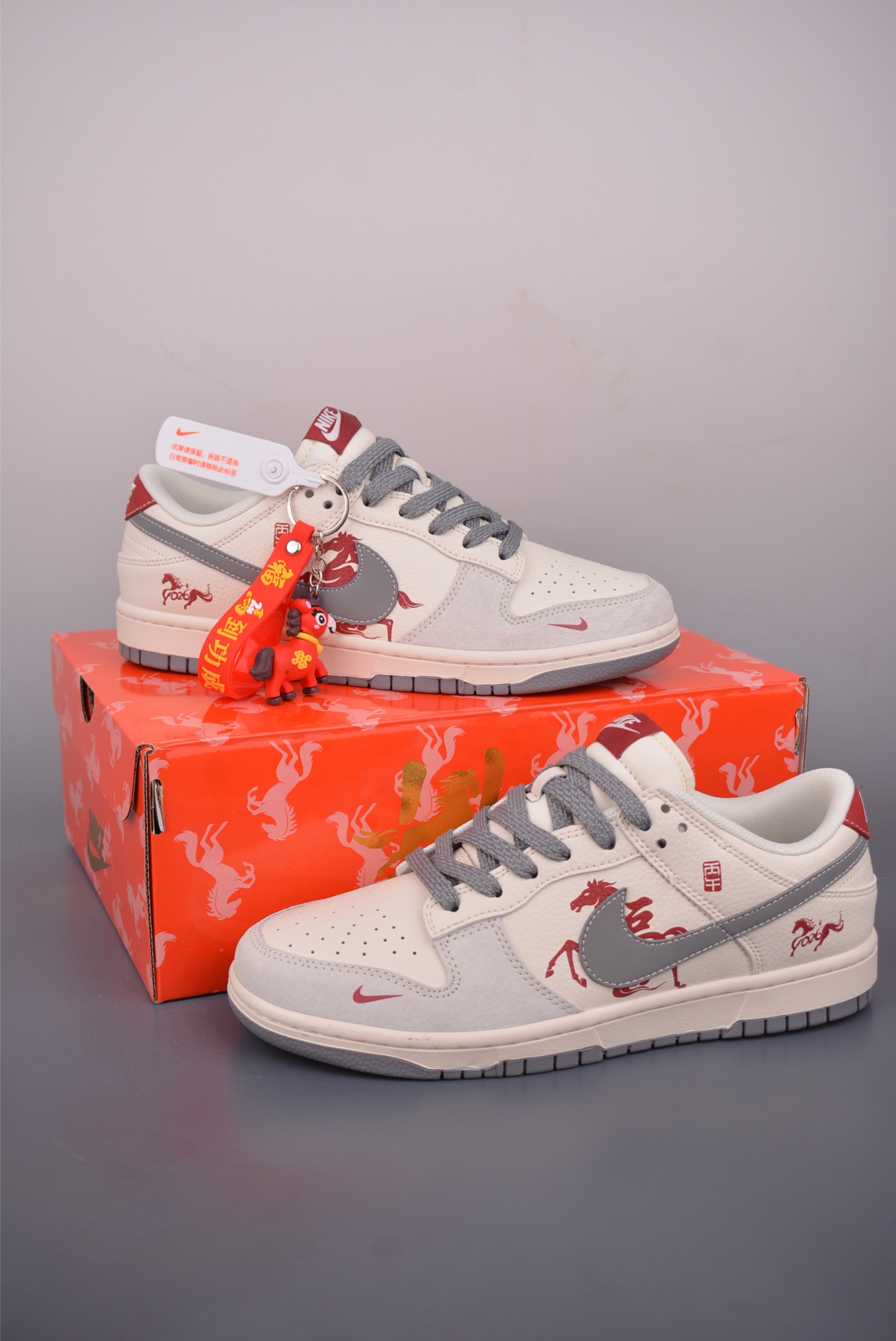 Nike SB Dunk Low 马年限定 LX1988-813-Top High Quatity Cheap Sneakers Fashion Clothing Clothes Bags handbags Shoes of all Brand wholesale With The best Quality And Beautiful Price from China Factory Chinese suppliers wholesaler seller Nike SB Dunk Low 马年限定 LX1988-813