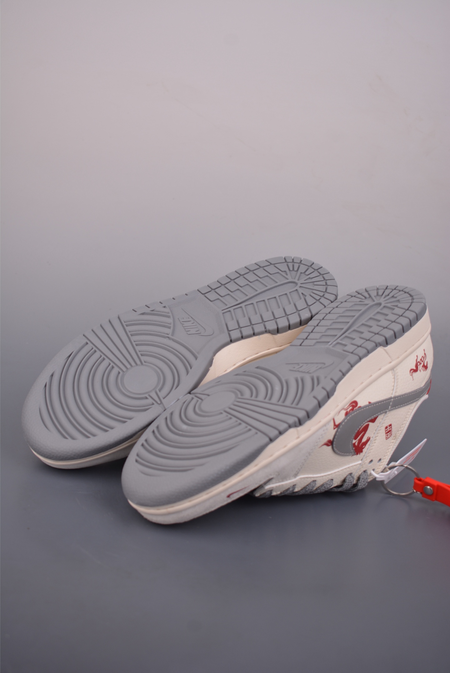 Nike SB Dunk Low 马年限定 LX1988-813-Top High Quatity Cheap Sneakers Fashion Clothing Clothes Bags handbags Shoes of all Brand wholesale With The best Quality And Beautiful Price from China Factory Chinese suppliers wholesaler seller Nike SB Dunk Low 马年限定 LX1988-813