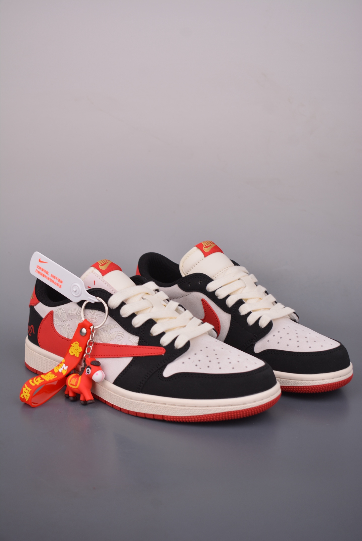 280 Fragment x Travis Scott x 马年限定 Air Jordan 1 Low 三方联名倒钩 FF9989-014-Chinese UA Cheap High Quatity Brand Clothes Bags handbags Sneakers wholesale wholesaler seller from China Factory suppliers Fashion Clothing Shoes best Quality Beautiful Price 280 Fragment x Travis Scott x 马年限定 Air Jordan 1 Low 三方联名倒钩 FF9989-014