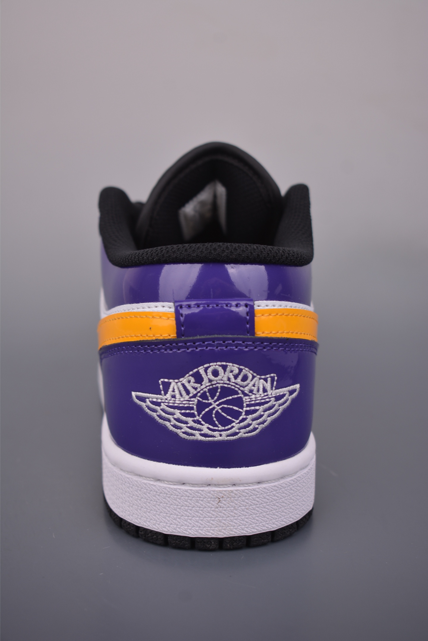 Air Jordan 1 Low 紫金湖人 AJ1乔1低帮休闲板鞋 IQ9389-547-Top High Quatity Cheap Sneakers Fashion Clothing Clothes Bags handbags Shoes of all Brand wholesale With The best Quality And Beautiful Price from China Factory Chinese suppliers wholesaler seller Air Jordan 1 Low 紫金湖人 AJ1乔1低帮休闲板鞋 IQ9389-547