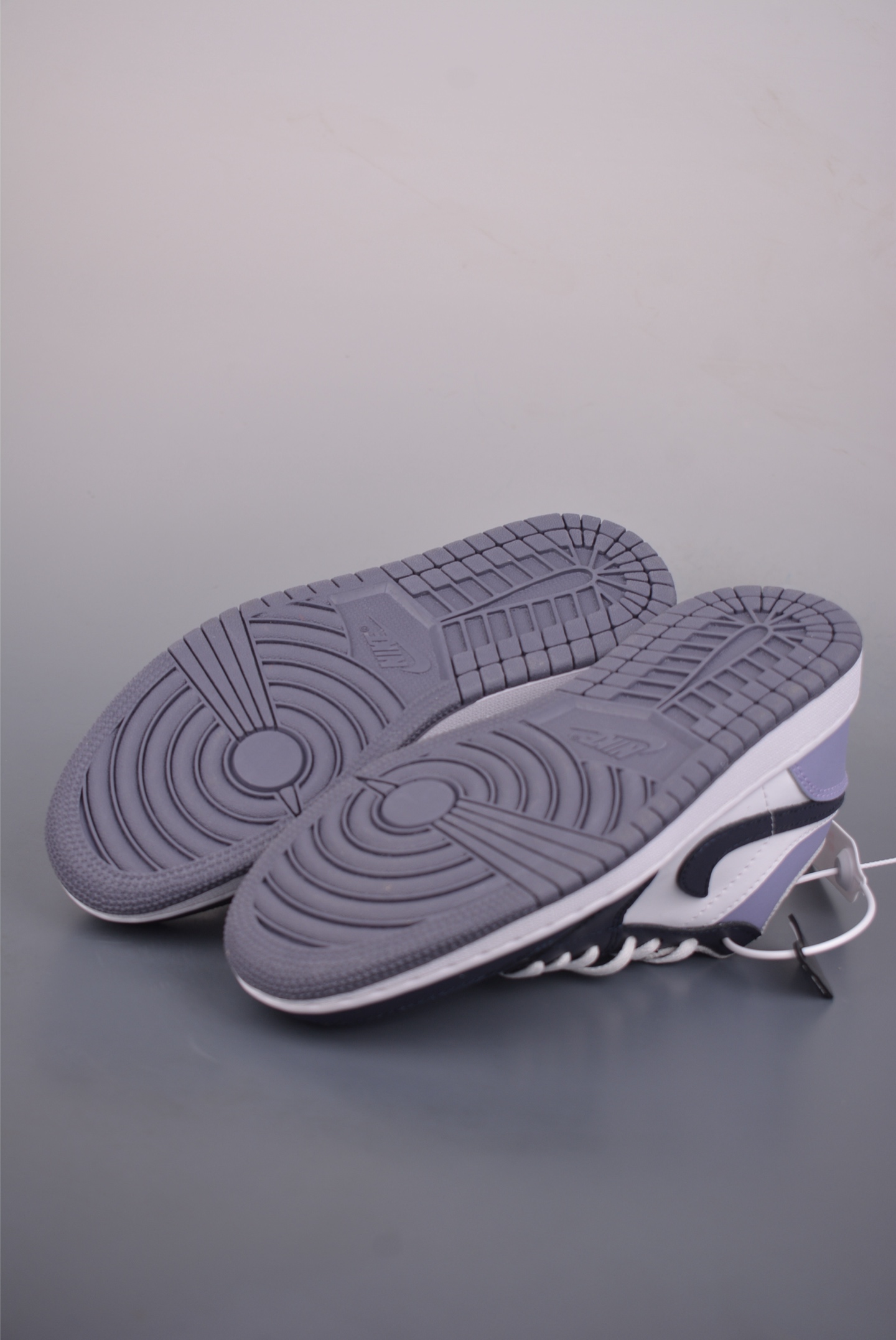 200 Air Jordan 1 Low 白紫 AJ1乔1低帮休闲板鞋 553558-145-Chinese UA Cheap High Quatity Brand Clothes Bags handbags Sneakers wholesale wholesaler seller from China Factory suppliers Fashion Clothing Shoes best Quality Beautiful Price 200 Air Jordan 1 Low 白紫 AJ1乔1低帮休闲板鞋 553558-145