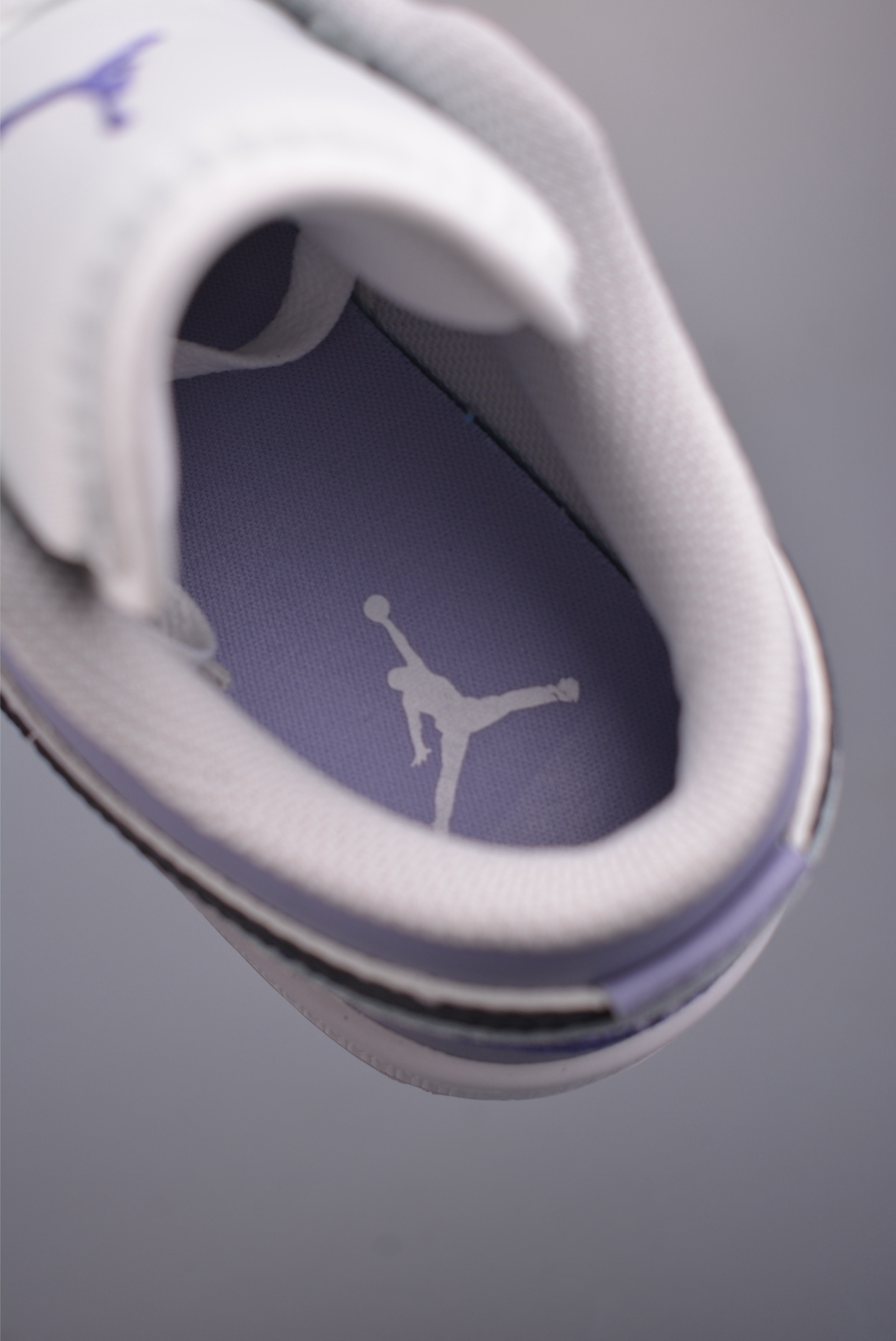 200 Air Jordan 1 Low 白紫 AJ1乔1低帮休闲板鞋 553558-145-Chinese UA Cheap High Quatity Brand Clothes Bags handbags Sneakers wholesale wholesaler seller from China Factory suppliers Fashion Clothing Shoes best Quality Beautiful Price 200 Air Jordan 1 Low 白紫 AJ1乔1低帮休闲板鞋 553558-145