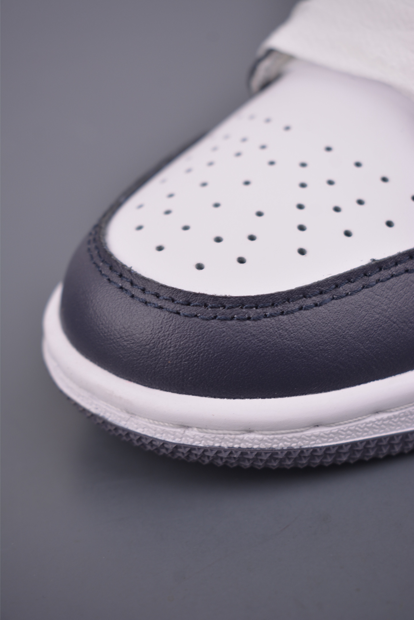 200 Air Jordan 1 Low 白紫 AJ1乔1低帮休闲板鞋 553558-145-Chinese UA Cheap High Quatity Brand Clothes Bags handbags Sneakers wholesale wholesaler seller from China Factory suppliers Fashion Clothing Shoes best Quality Beautiful Price 200 Air Jordan 1 Low 白紫 AJ1乔1低帮休闲板鞋 553558-145