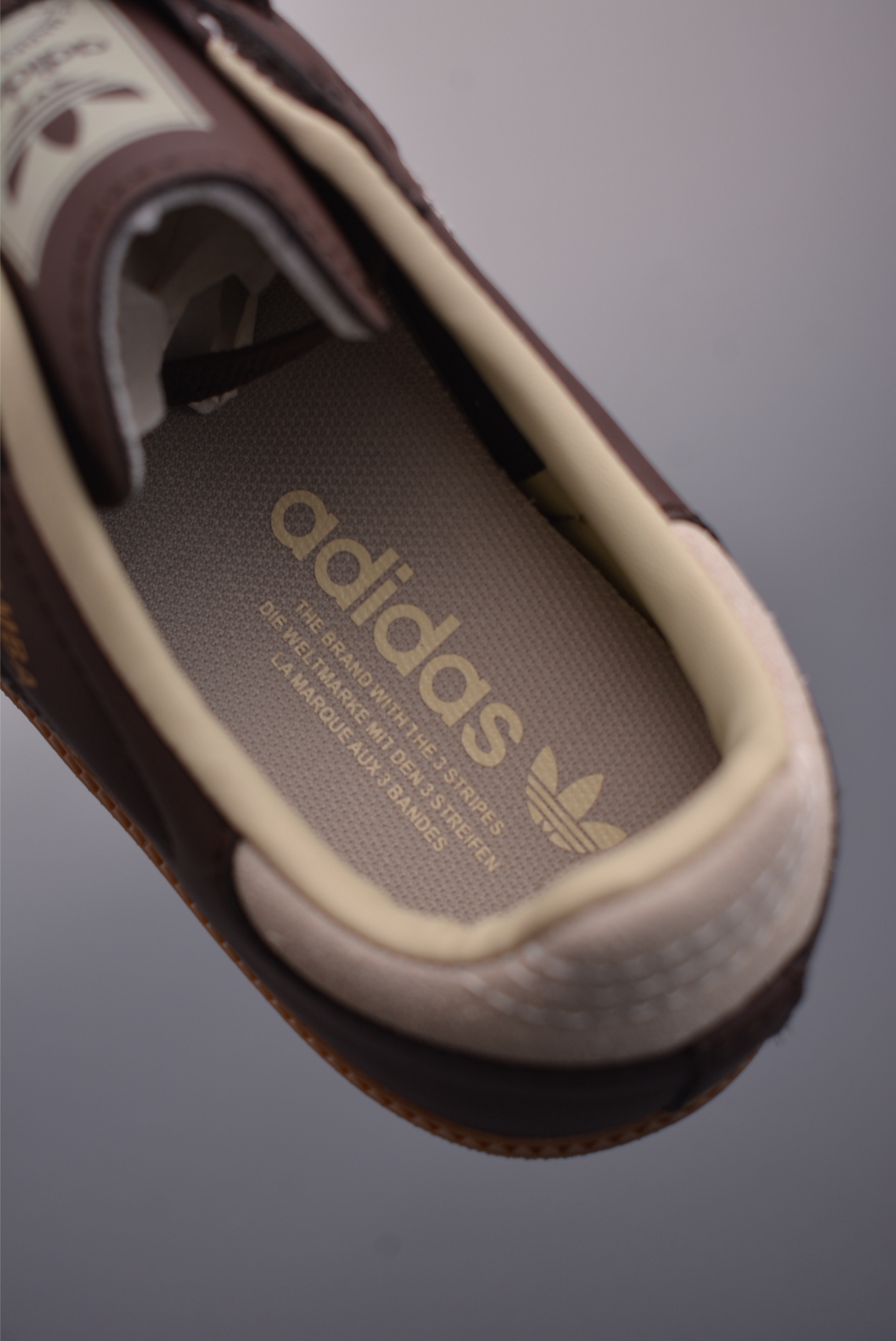 Adidas三叶草SAMBA 休闲板鞋 性价比天花板 ID1481-Top High Quatity Cheap Sneakers Fashion Clothing Clothes Bags handbags Shoes of all Brand wholesale With The best Quality And Beautiful Price from China Factory Chinese suppliers wholesaler seller Adidas三叶草SAMBA 休闲板鞋 性价比天花板 ID1481