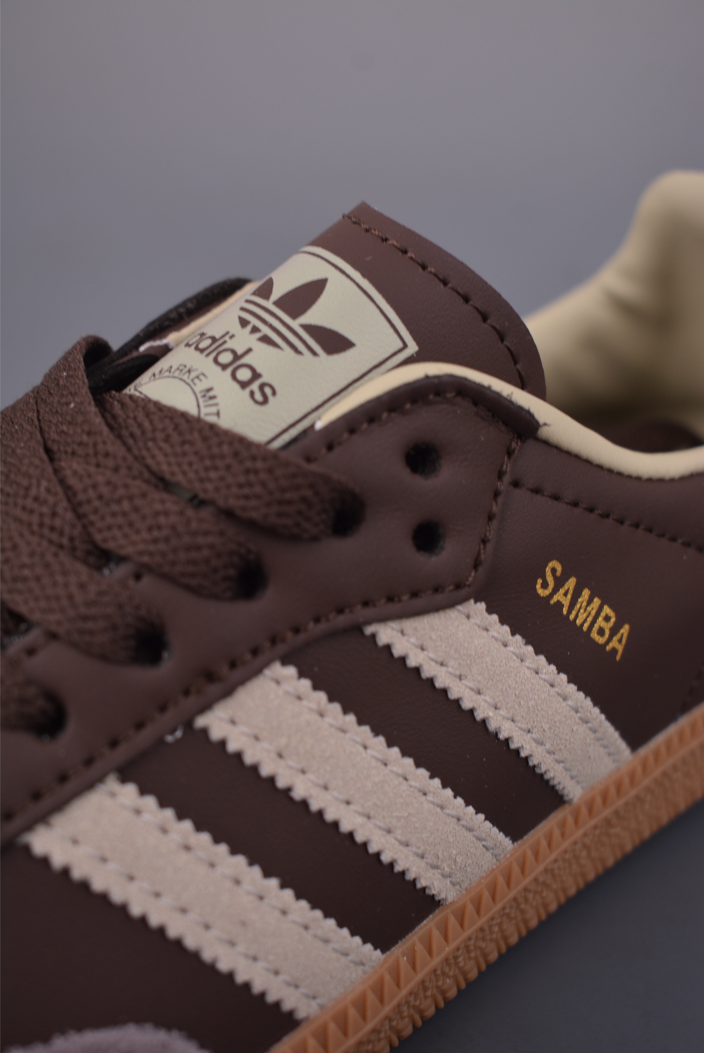 Adidas三叶草SAMBA 休闲板鞋 性价比天花板 ID1481-Top High Quatity Cheap Sneakers Fashion Clothing Clothes Bags handbags Shoes of all Brand wholesale With The best Quality And Beautiful Price from China Factory Chinese suppliers wholesaler seller Adidas三叶草SAMBA 休闲板鞋 性价比天花板 ID1481