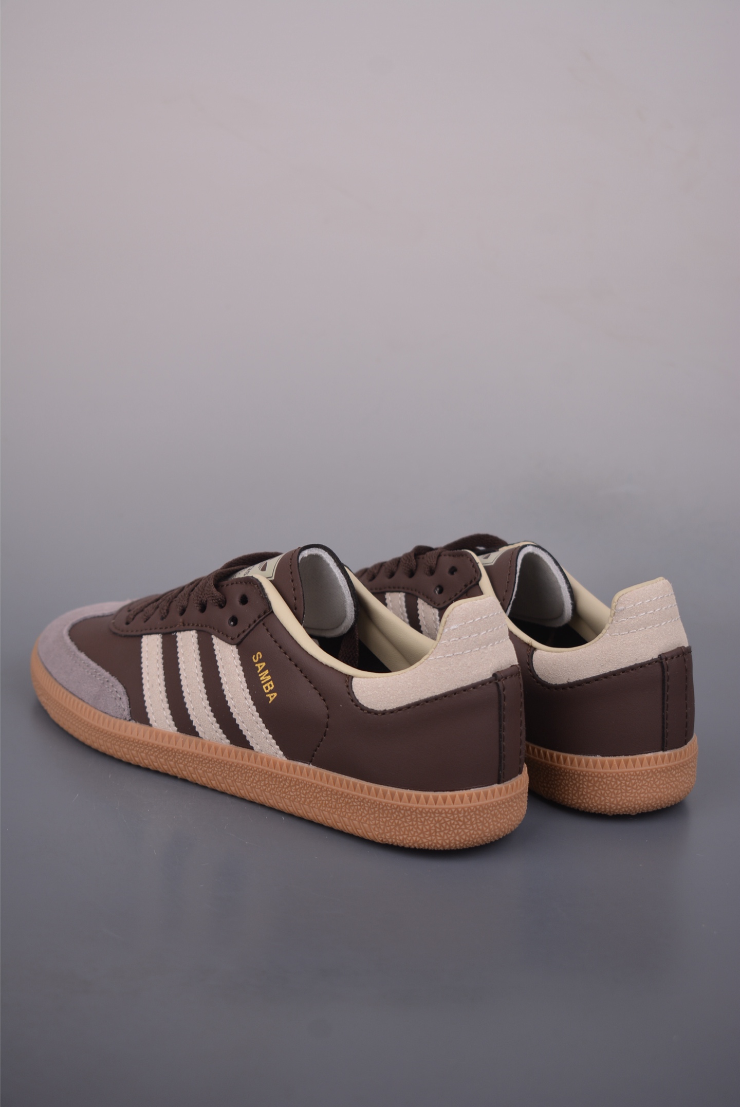 Adidas三叶草SAMBA 休闲板鞋 性价比天花板 ID1481-Top High Quatity Cheap Sneakers Fashion Clothing Clothes Bags handbags Shoes of all Brand wholesale With The best Quality And Beautiful Price from China Factory Chinese suppliers wholesaler seller Adidas三叶草SAMBA 休闲板鞋 性价比天花板 ID1481