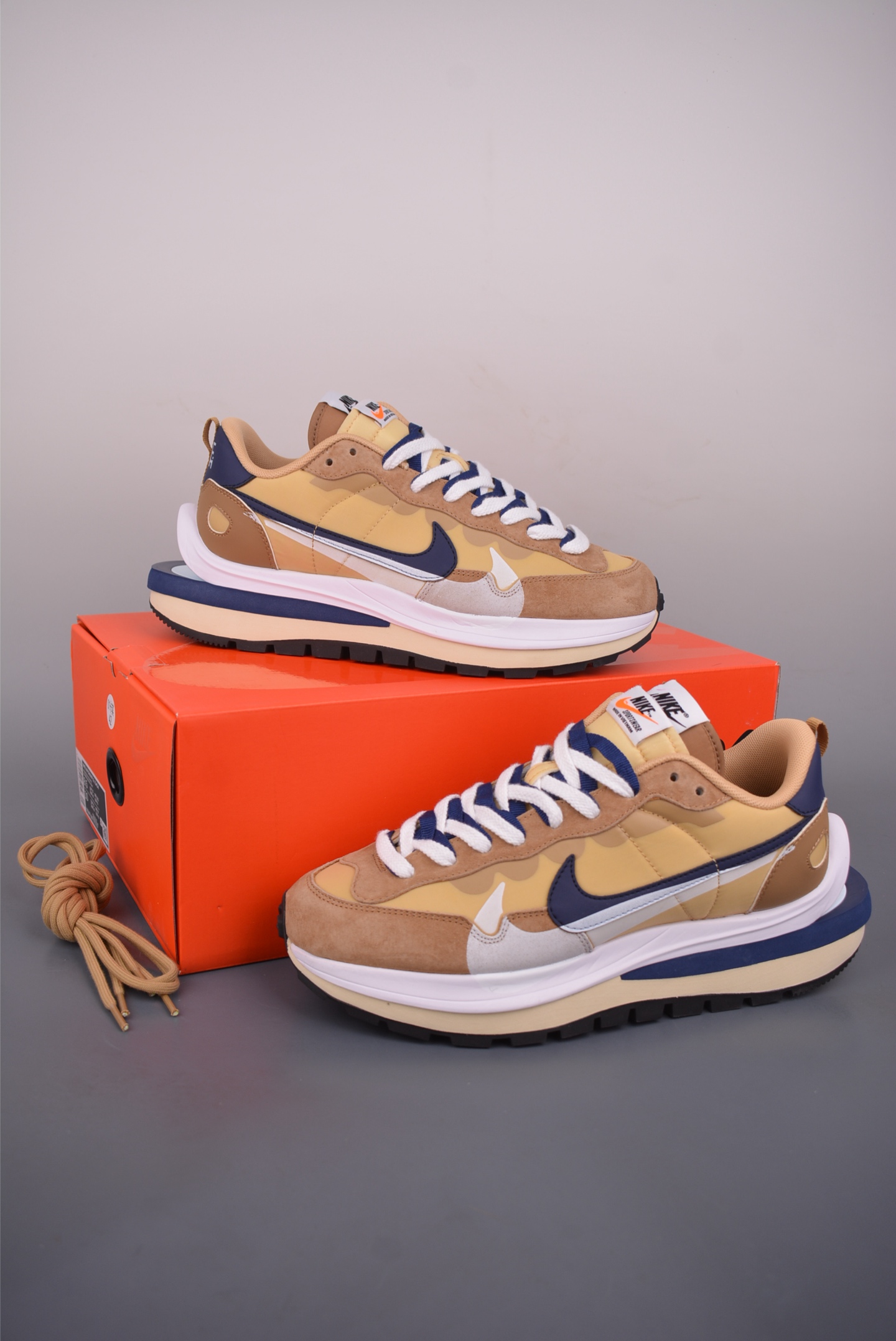 Sacai x NIKE VAPORWAFFLE 联名解构走秀款 DD1875-200-Top High Quatity Cheap Sneakers Fashion Clothing Clothes Bags handbags Shoes of all Brand wholesale With The best Quality And Beautiful Price from China Factory Chinese suppliers wholesaler seller Sacai x NIKE VAPORWAFFLE 联名解构走秀款 DD1875-200