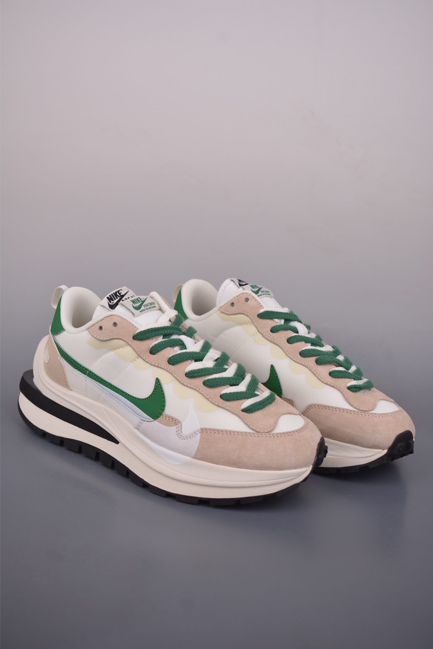 260 Sacai x NIKE VAPORWAFFLE 联名解构走秀款 DD1875-102