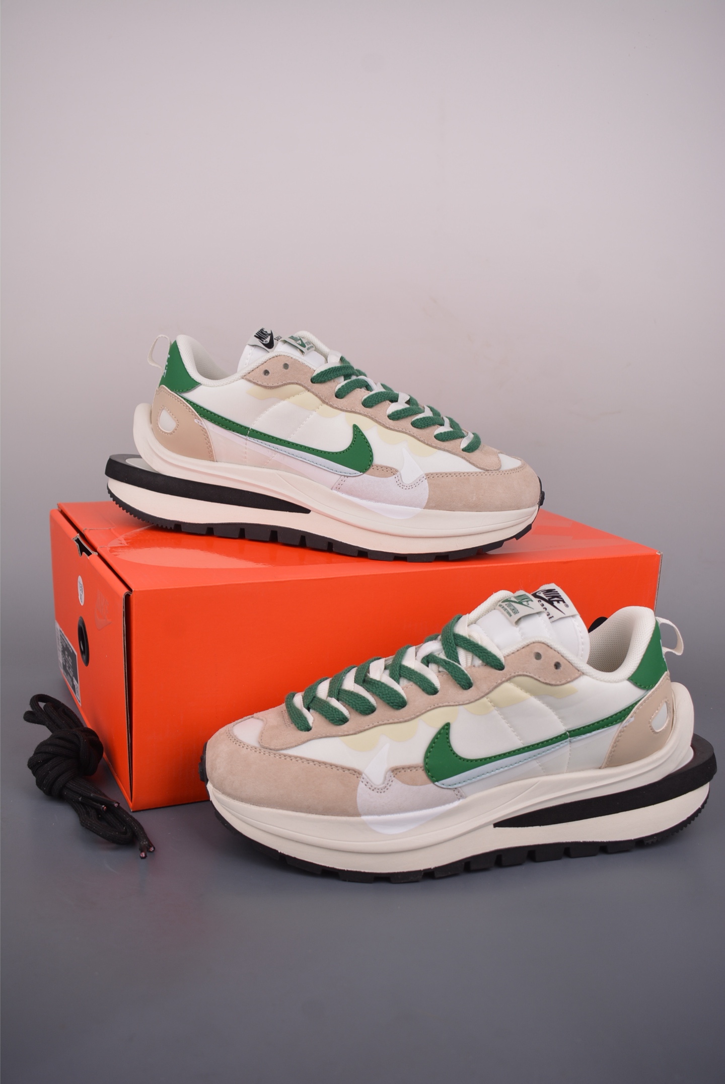260 Sacai x NIKE VAPORWAFFLE 联名解构走秀款 DD1875-102
