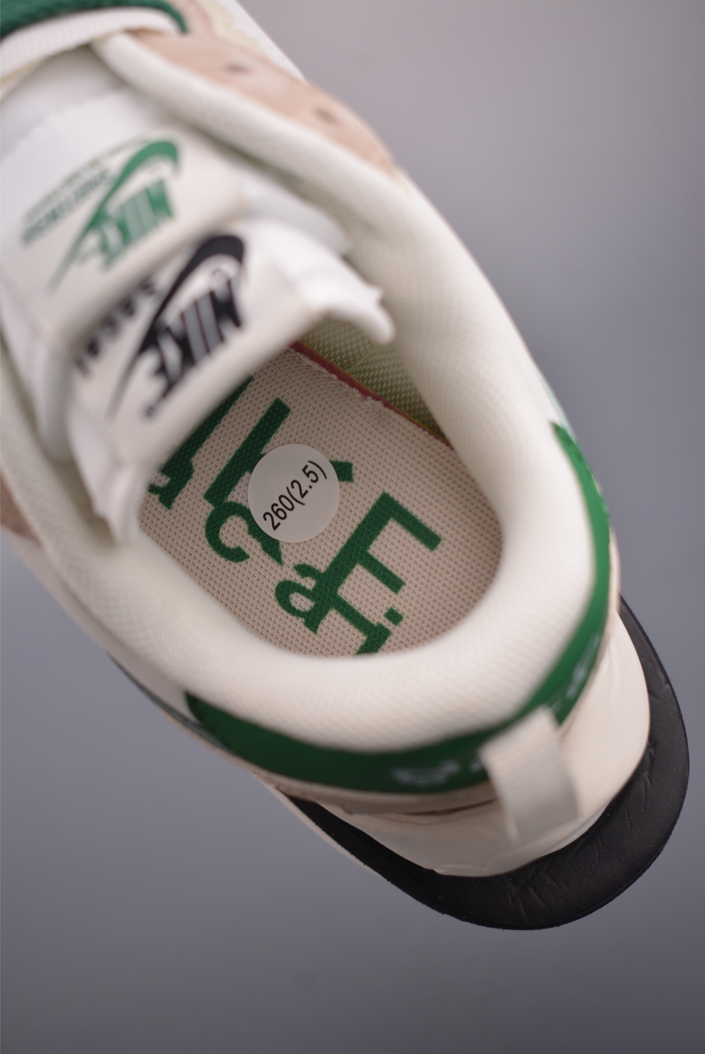 260 Sacai x NIKE VAPORWAFFLE 联名解构走秀款 DD1875-102