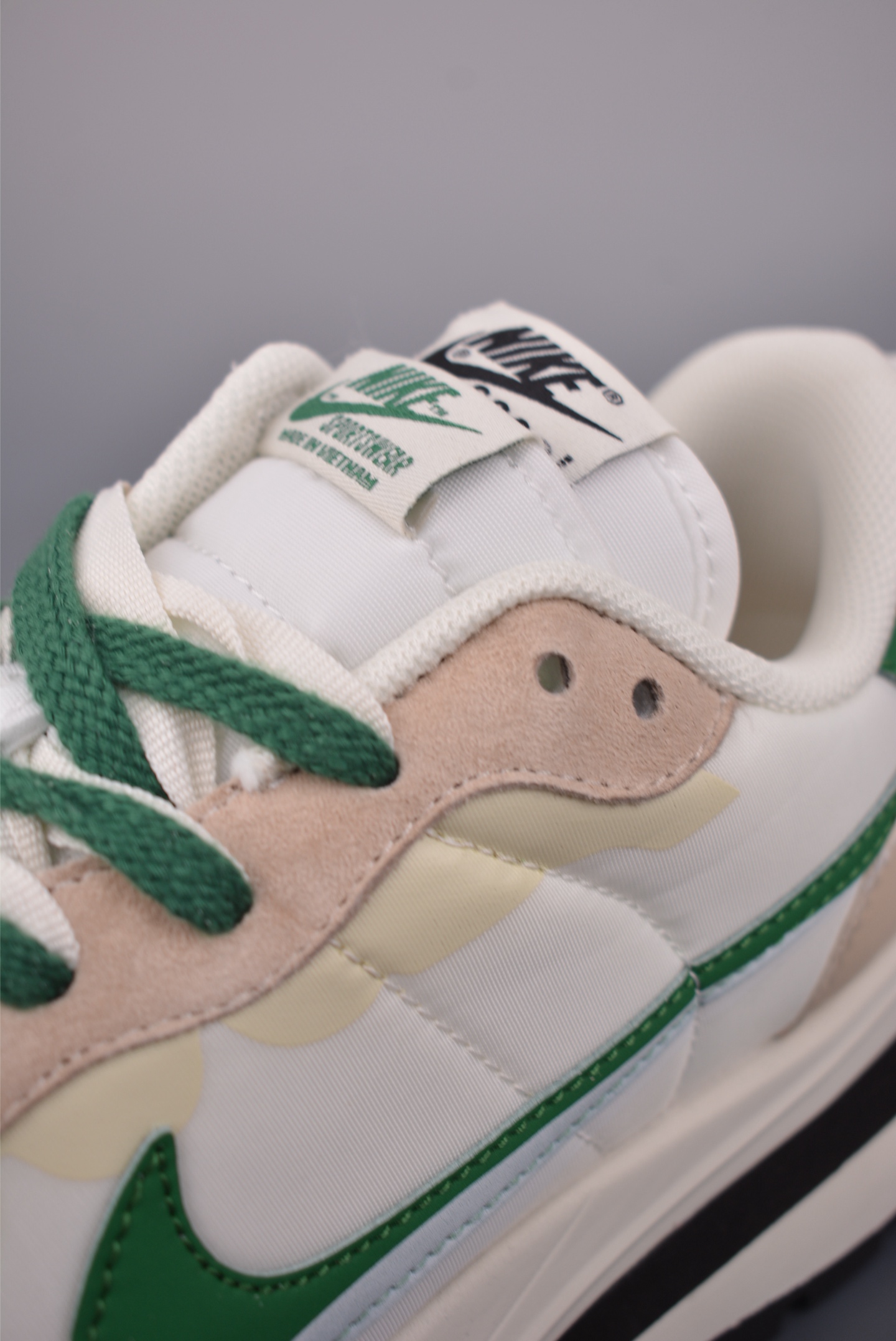 260 Sacai x NIKE VAPORWAFFLE 联名解构走秀款 DD1875-102