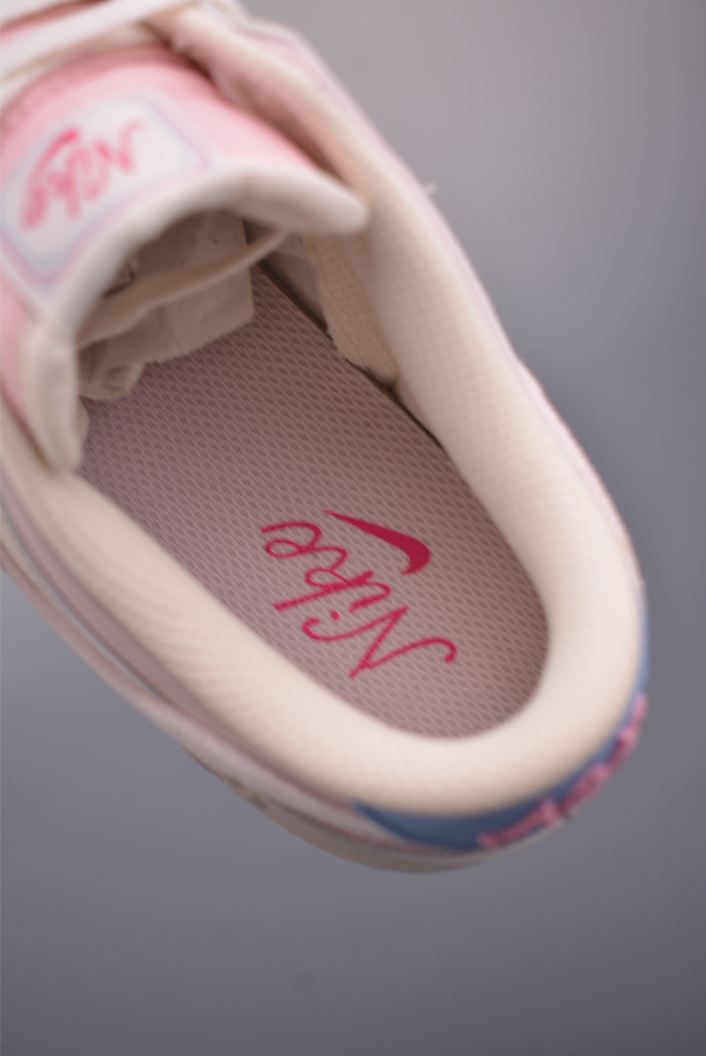 Nike SB Dunk Low 情人节限定 IQ1145-610