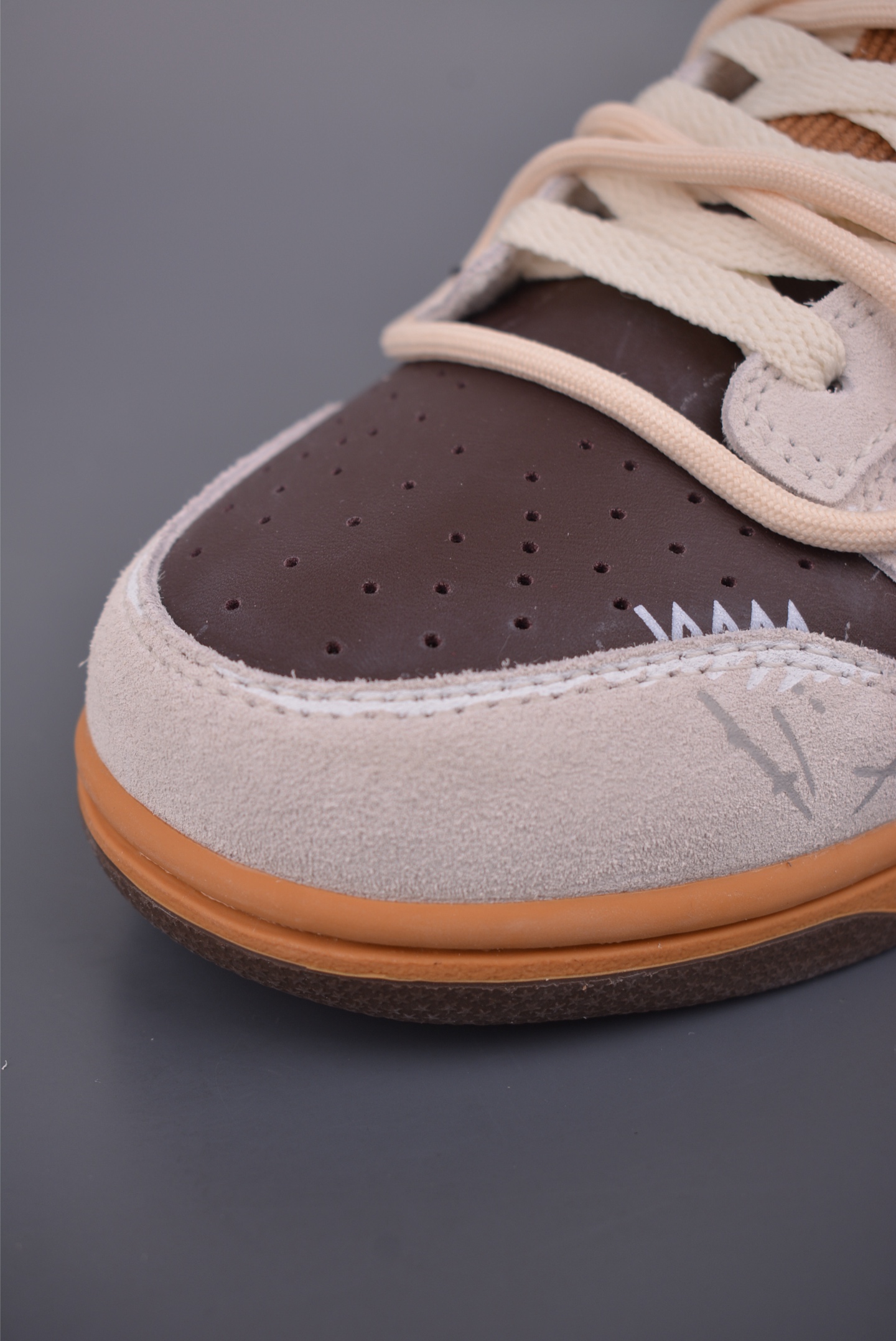 Nike SB Dunk Low 棕榈美德拉 解构绑带 HQ3459-212-Top High Quatity Cheap Sneakers Fashion Clothing Clothes Bags handbags Shoes of all Brand wholesale With The best Quality And Beautiful Price from China Factory Chinese suppliers wholesaler seller Nike SB Dunk Low 棕榈美德拉 解构绑带 HQ3459-212