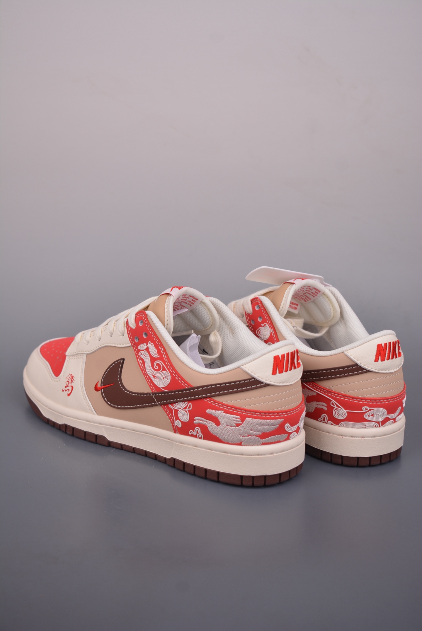 Nike SB Dunk Low 马年限定 JY6988-144-Top High Quatity Cheap Sneakers Fashion Clothing Clothes Bags handbags Shoes of all Brand wholesale With The best Quality And Beautiful Price from China Factory Chinese suppliers wholesaler seller Nike SB Dunk Low 马年限定 JY6988-144
