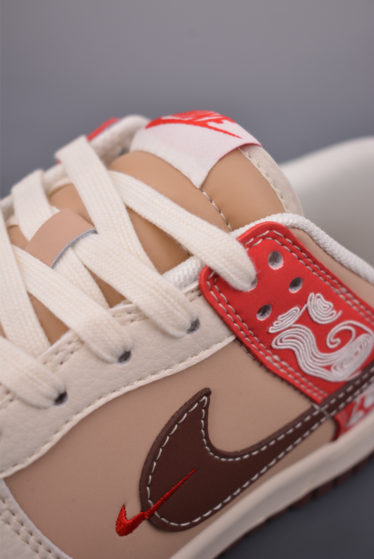 Nike SB Dunk Low 马年限定 JY6988-144-Top High Quatity Cheap Sneakers Fashion Clothing Clothes Bags handbags Shoes of all Brand wholesale With The best Quality And Beautiful Price from China Factory Chinese suppliers wholesaler seller Nike SB Dunk Low 马年限定 JY6988-144